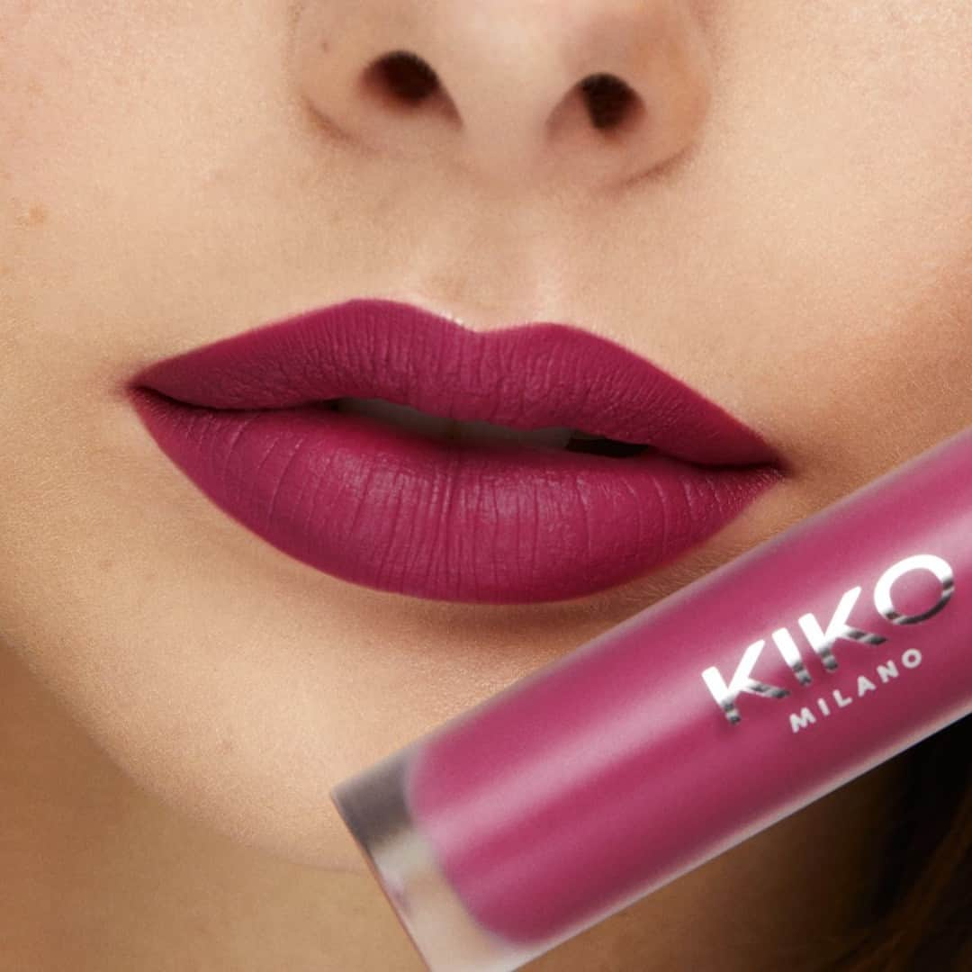 KIKO MILANOさんのインスタグラム写真 - (KIKO MILANOInstagram)「Soak up the autumn vibes with our #KIKOCrazy90s Matte Liquid Lip Colour in Magenta Rhythm and enjoy a lasting pop of colour that'll stay all day long! ❤️ ⁣ ⁣ #KIKOLips #mattelips #liquidlipstick #burgundylips #liptint⁣ ⁣ Shade 06⁣ ⁣」10月19日 20時20分 - kikomilano