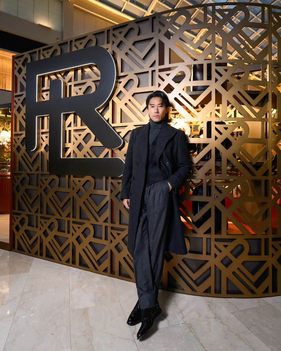 デスモンド・タンさんのインスタグラム写真 - (デスモンド・タンInstagram)「When @ralphlauren throws a party, you know it's going to be legendary! An unforgettable night at the opening of Ralph Lauren’s Marina Bay Sands boutique ! 🌟   @ralphlauren #RalphLaurenSG」10月19日 20時20分 - thedesmondtan
