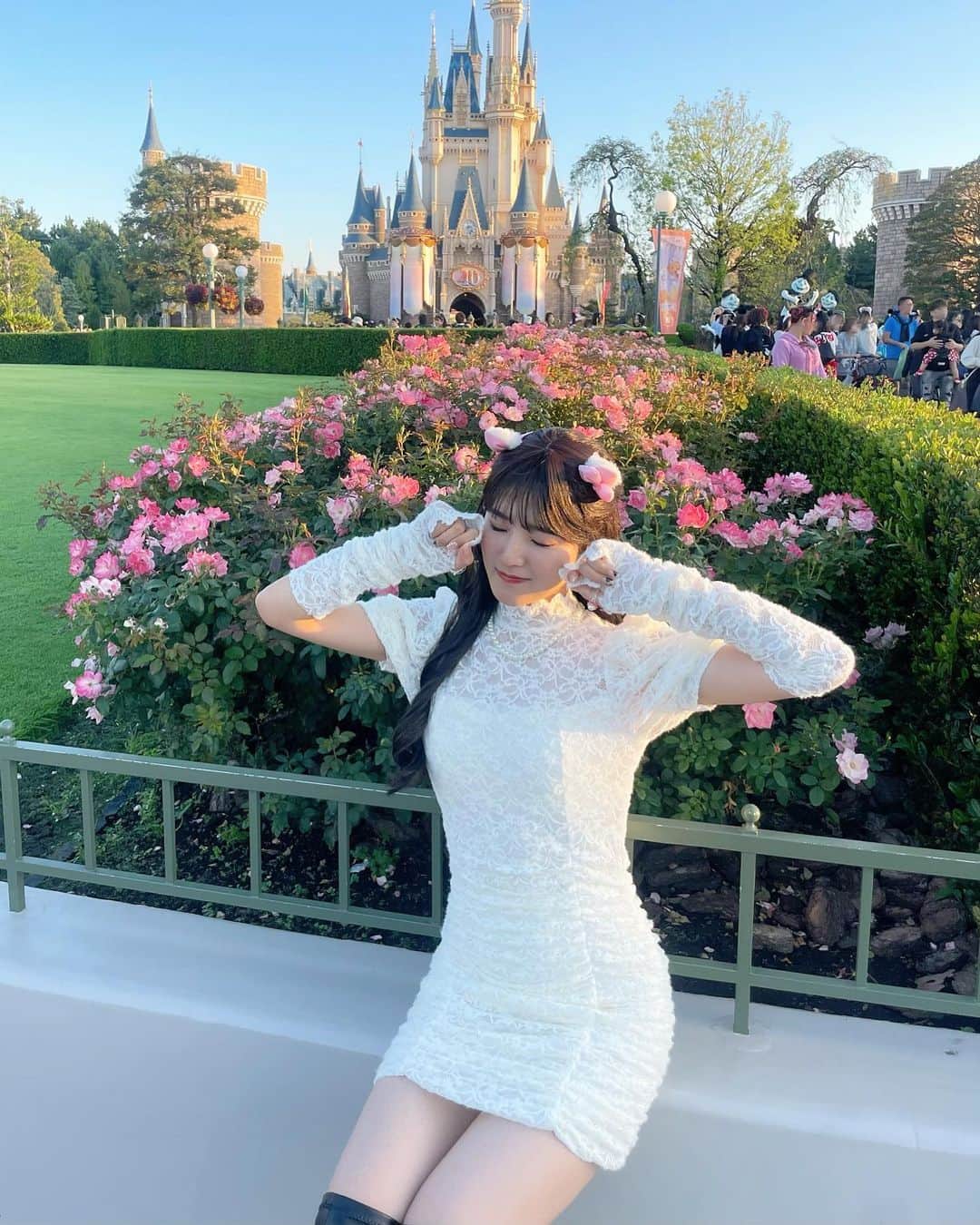 小島はなのインスタグラム：「・ ロングのはなもすきでしょ??🎀 ・ #はなとディズニー #ディズニーランド　#Disneyland #マリーコーデ　#マリーちゃん #AMEFURASSHI #小島はな」