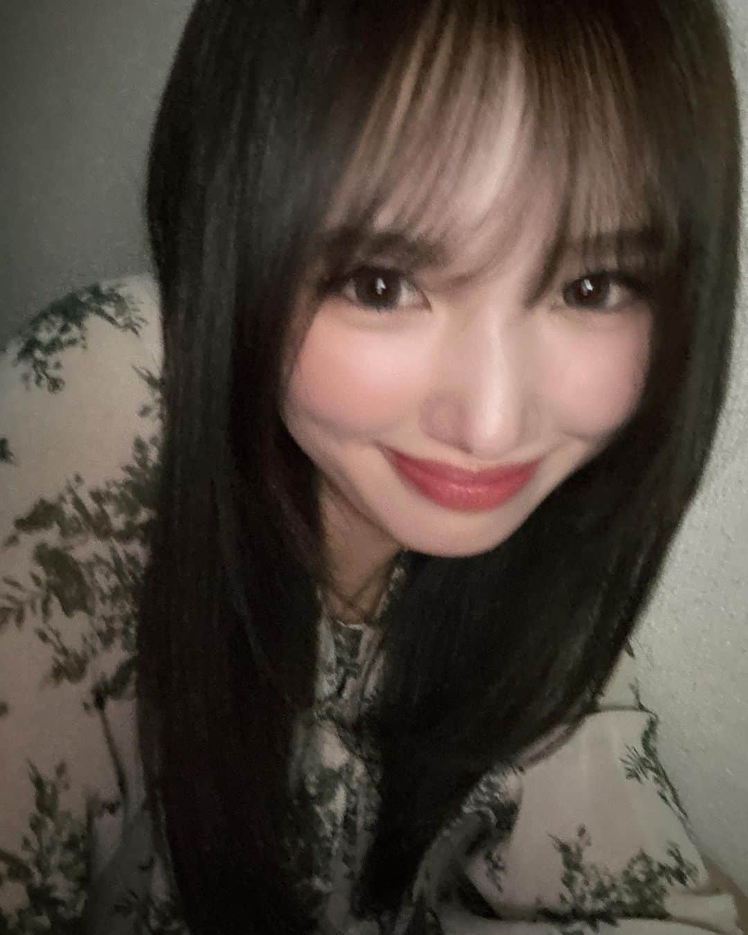 山口綺羅さんのインスタグラム写真 - (山口綺羅Instagram)「BLACK👩🏻✨  #black  #hair」10月19日 20時35分 - girls2_kira_official
