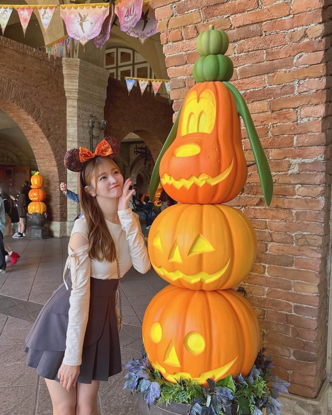 natsumiさんのインスタグラム写真 - (natsumiInstagram)「𝖧𝖺𝗉𝗉𝗒 𝖧𝖺𝗅𝗅𝗈𝗐𝖾𝖾𝗇🎃♡ ㅤㅤㅤㅤㅤㅤㅤㅤㅤㅤㅤㅤㅤ ディズニーシー久しぶりにいてきた ˎˊ˗ ㅤㅤㅤㅤㅤㅤㅤㅤㅤㅤㅤㅤㅤ秋のはじまりもしっかり楽しめててさいこう☺︎ ㅤㅤㅤㅤㅤㅤㅤㅤㅤㅤㅤㅤㅤ 最近ずっと笑ってる👍🏻✨ ㅤㅤㅤㅤㅤㅤㅤㅤㅤㅤㅤㅤㅤ かぼちゃだらけでかわいかった。。 ㅤㅤㅤㅤㅤㅤㅤㅤㅤㅤㅤㅤㅤ ㅤㅤㅤㅤㅤㅤㅤㅤㅤㅤㅤㅤㅤ ㅤㅤㅤㅤㅤㅤㅤㅤㅤㅤㅤㅤㅤ #tokyodisneysea #東京ディズニーシー #ディズニー #ハロウィンディズニー #ハロウィンコスプレ #ootd #code #秋服コーデ」10月19日 20時35分 - iskw_ntm