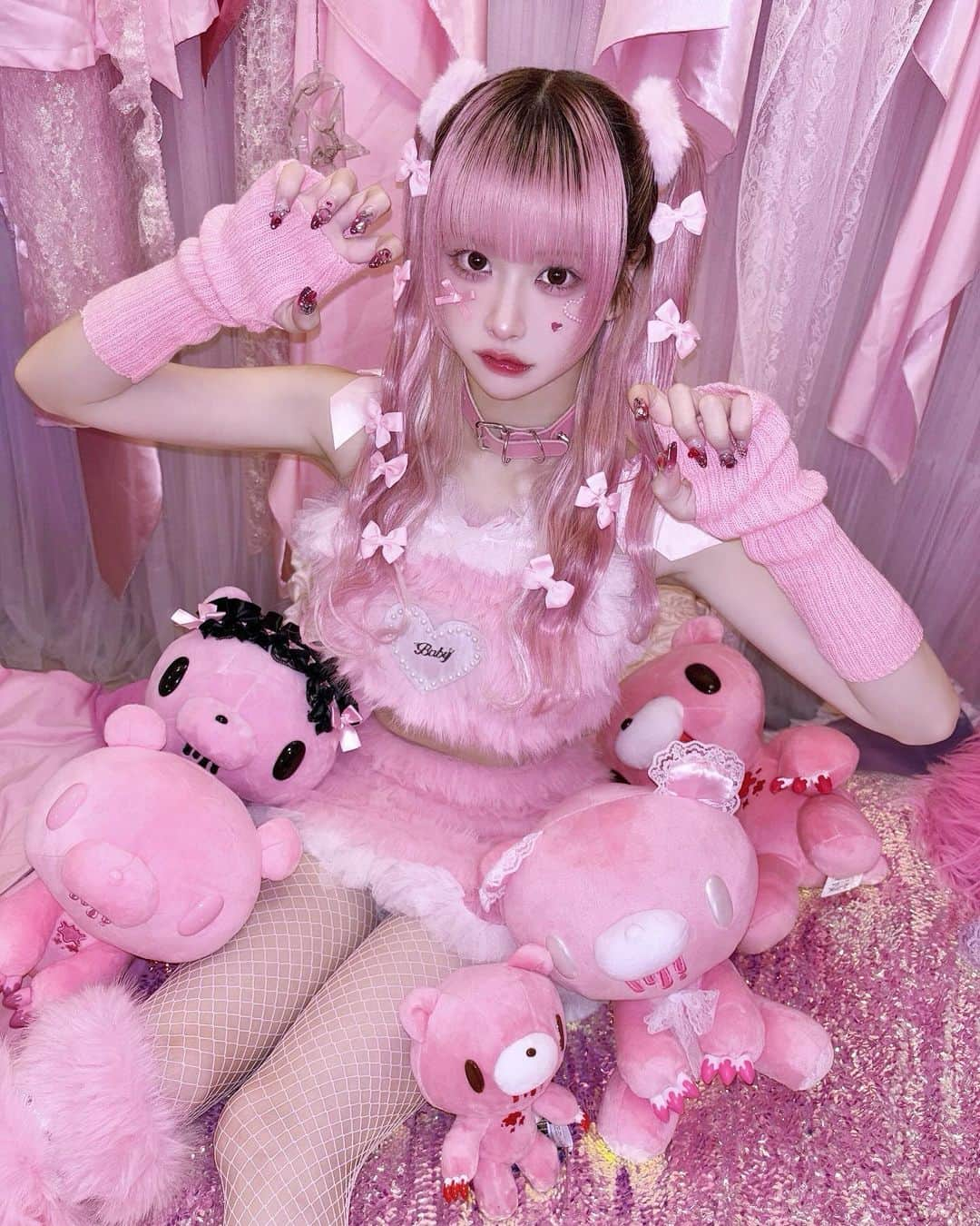 いちのインスタグラム：「がぅ~！  #gloomybear #idol #cosplay #japanesegirl #girl #selfie #instagood #hightone #pinkhair #twintails #アイドル #派手髪」