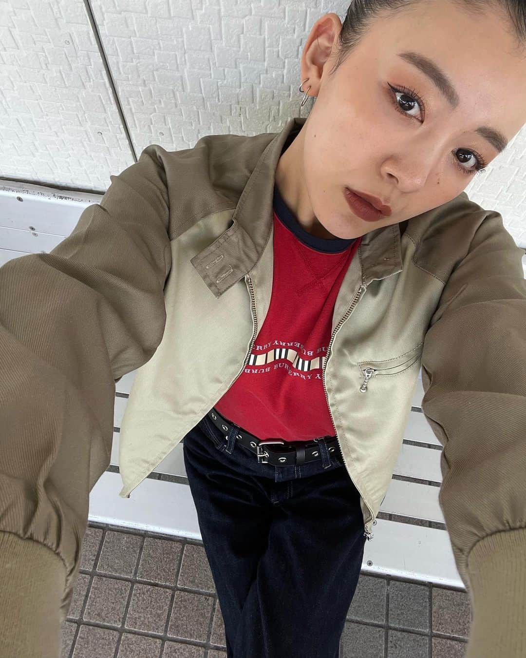 近藤沙良のインスタグラム：「秋は濃いリップの気分💄」
