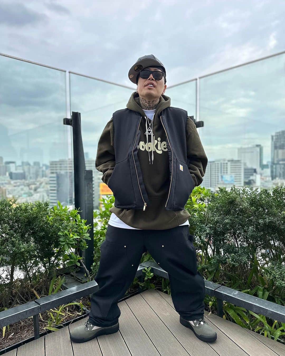 GROW AROUNDのインスタグラム：「#growaroundnewarrivals  海外限定TIMBERLAND 6INCH FIELD BOOTが入荷致しました！🔥🔥🔥  おなじみのビーブロに加わり DARK GREEN NUBACK BLACK NUBACKが登場です🥾  こちらもD.Oさんにモデルをしていただきました！ありがとうございました🙇‍♂️  明日10/20（金） 渋谷店・オンライン 12:00〜 発売開始になります！皆様お見逃しなく‼️」