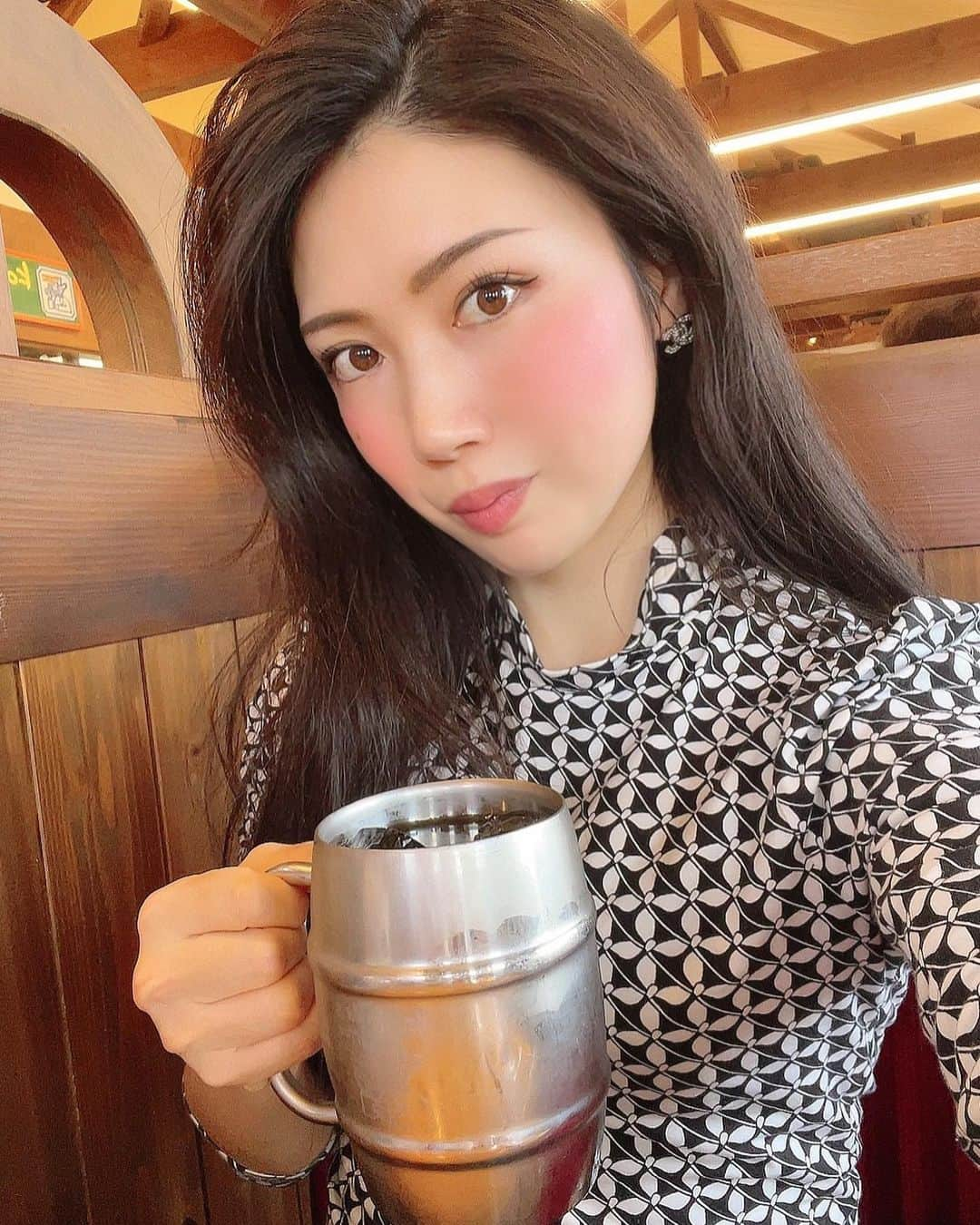 mahoさんのインスタグラム写真 - (mahoInstagram)「(*´꒳`*)🌸 。 先日は… 初めて#コメダ珈琲　@komeda_coffee_official の #モーニングセット ⁉️頼んだ☺️✨ 。 #トースト　🍞とトッピング選べる！ ちなみに#パン　も選べる👌 。 。 ってか、 #自まつ毛　なのに#マツエク　してるみたいに長くなってきたわ☺️ #カラコン　も#ネイル　も#マツエク　もしなくなったし…自然が1番やわ❤️ 。 盛る年齢でもないしな😂ワラ 。 。 。 。 。 。 。 。 。 #fashion#ファッションモデル#海外所属モデル #コメダ珈琲#コメダモーニング#coffee#カフェ巡り#ナチュラルメイク#朝食#朝活#パン#食パン#グルメ#あんこ#コメダ#珈琲#コーヒー#休日の過ごし方#休日ご飯#ご飯 #三宮#東京#銀座」10月19日 20時48分 - i.0ff1cia1._.m.ah.0