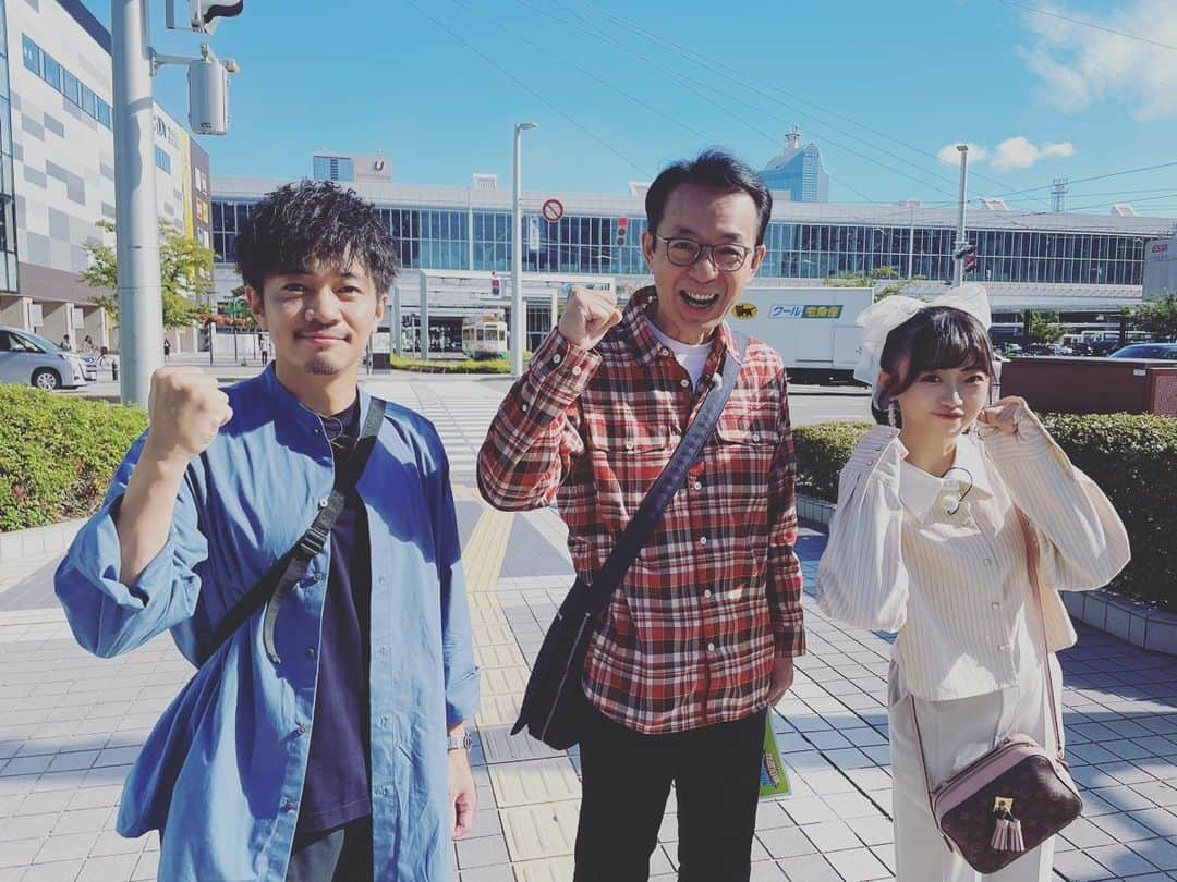 テレビ東京「土曜スペシャル」さんのインスタグラム写真 - (テレビ東京「土曜スペシャル」Instagram)「. 10/21（土）夜6時30分からの土曜スペシャルは鉄道沿線歩き旅 第17弾👏👏👏  今回、本州一早い絶景の紅葉🍁を見に行くべく🚃富山地方鉄道の富山駅～立山駅を経て、立山黒部アルペンルートの室堂を目指します‼️  皆さん気づきましたか❓❓❓ 立山黒部アルペンルートは電車ではなく、ケーブルカーやバスで移動する場所😳  そう☝️今回は、鉄道の沿線だけでなく、 乗り物の沿線を3日かけて歩きます🚶🚶‍♂️🚶‍♀️  そして今回、乗り物に乗るチャンスをゲットするルールが新しくなりました📢 それは、富山県ならではのご当地グルメを味わうごとにスタンプを１個ゲット👍 3個集めれば、乗り物に乗るチャンスが１回ゲットできます🚃🚌🚠  白エビ、ベニズワイガニやご当地ラーメンなど✨美食の宝庫✨でもある富山県をより堪能できるルールではあるのですが… グルメを味わうには、危うく沿線から離れるという危険性も😥  先を急ぐか…スタンプを集めるか⁉ そこを見極めて旅を進めていくのが成功のカギを握ります💦  そんな歩き旅に今回参戦してくれたのは…  リーダーはもちろん福澤朗さん👏👏👏 今年、還暦を迎えましたが、脚力は衰えることなく、今回は初めての登山にも挑戦⛰️  そんなリーダーを支えてくれたのは、 元箱根駅伝走者の和田正人さん✨✨  そして富山出身でガッツなら負けない中井りかさん💕  演技派として数々のドラマや映画に出演している和田正人さんですが、 この旅を通して意外な素顔をたくさん見せてくれました😳 どんな素顔なのかは…本編をお楽しみに🙇‍♀️  📢おしらせ📢 テレビ東京が観られない地域の方も、TVerでリアルタイム配信を行っていますので、そちらも是非チェック✅して下さい☺️✌️  #テレビ東京 #テレ東 #土曜スペシャル #土スぺ #鉄道沿線歩き旅 #福澤朗 #和田正人 #中井りか #富山地方鉄道 #富山 #立山 #富山立山アルペンルート #室堂 #紅葉 #鉄道好きな人 #歩くの好きな人」10月19日 20時55分 - tvtokyo_dosupe