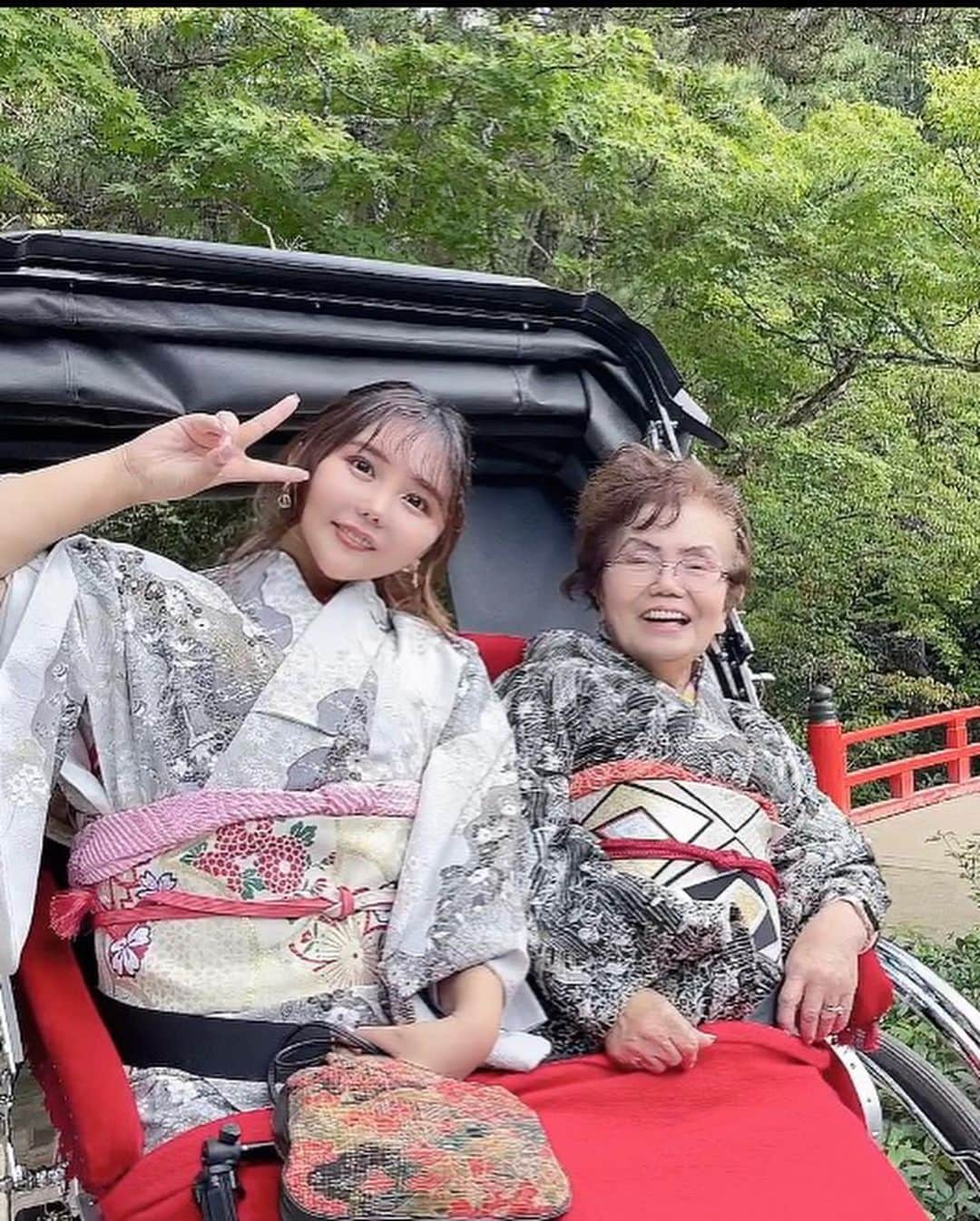 ななちゃさんのインスタグラム写真 - (ななちゃInstagram)「81歳のおばあちゃんがずっと 行きたいって行っていた 広島旅行をプレゼントしました✨ 初めて2人で女子旅をしたよ♡ 着物の着付けは「みやじま小町さん」 @miyajima_komachi でお願いしました✨ すごく丁寧におばあちゃんのことたくさん 気を遣って頂き着付けしてくださりました！ またぜひお願いします！ 昔と比べて杖をついたり 歩くスピードもかなり遅くなっちゃって 心配だったけどすごい楽しかった！ 長生きしてね！  #広島グルメ #広島　#宮島　#tiktokhot #動画編集 #summer #smile #gravure #gravureidol #グラビア #グラドル #インスタグラビア #グラビアアイドル  #水着 #bikinigirl #ビキニ #祖母 #asiangirls #asiansexy #bikinimodel」10月19日 20時55分 - nanacha_0211