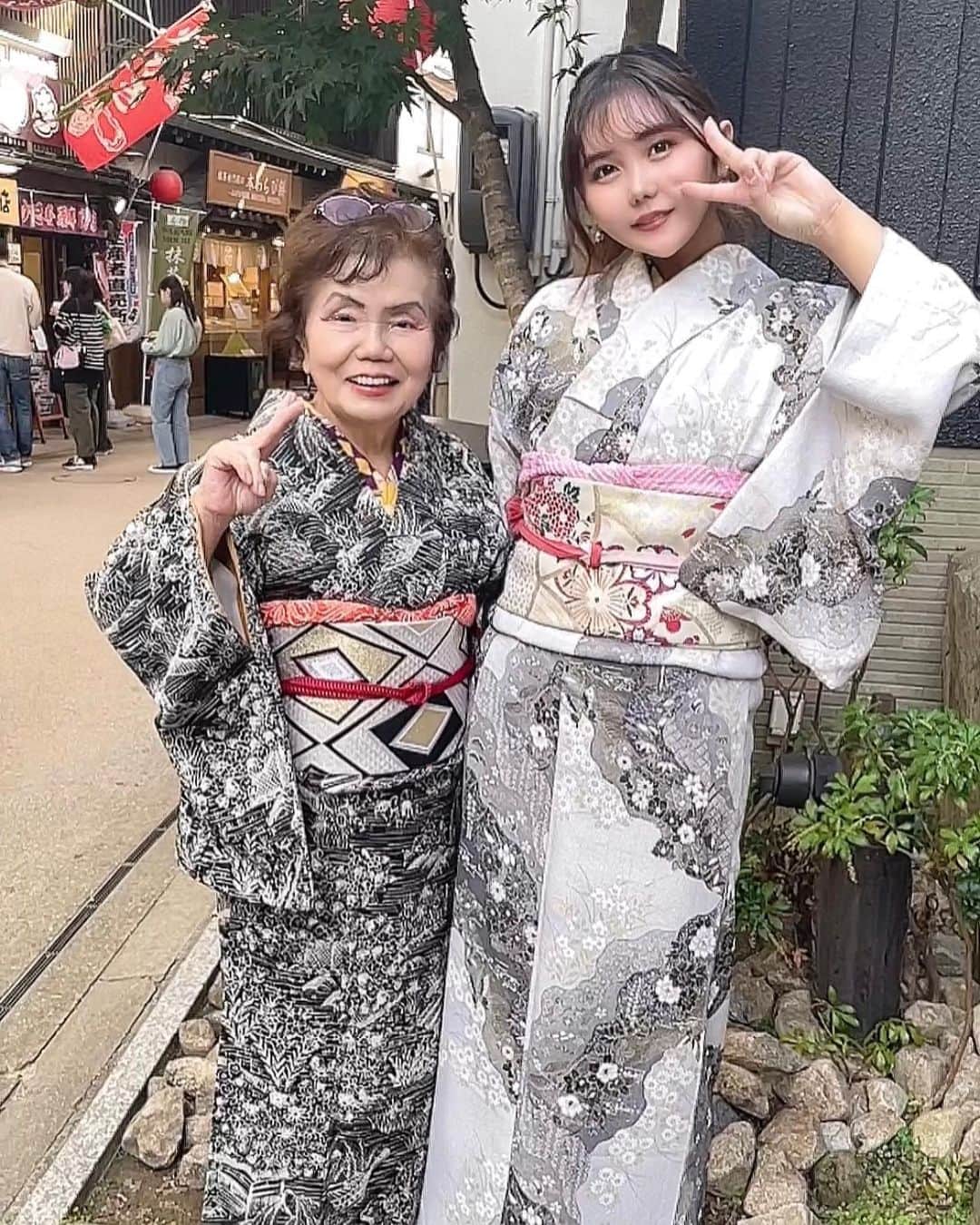 ななちゃさんのインスタグラム写真 - (ななちゃInstagram)「81歳のおばあちゃんがずっと 行きたいって行っていた 広島旅行をプレゼントしました✨ 初めて2人で女子旅をしたよ♡ 着物の着付けは「みやじま小町さん」 @miyajima_komachi でお願いしました✨ すごく丁寧におばあちゃんのことたくさん 気を遣って頂き着付けしてくださりました！ またぜひお願いします！ 昔と比べて杖をついたり 歩くスピードもかなり遅くなっちゃって 心配だったけどすごい楽しかった！ 長生きしてね！  #広島グルメ #広島　#宮島　#tiktokhot #動画編集 #summer #smile #gravure #gravureidol #グラビア #グラドル #インスタグラビア #グラビアアイドル  #水着 #bikinigirl #ビキニ #祖母 #asiangirls #asiansexy #bikinimodel」10月19日 20時55分 - nanacha_0211