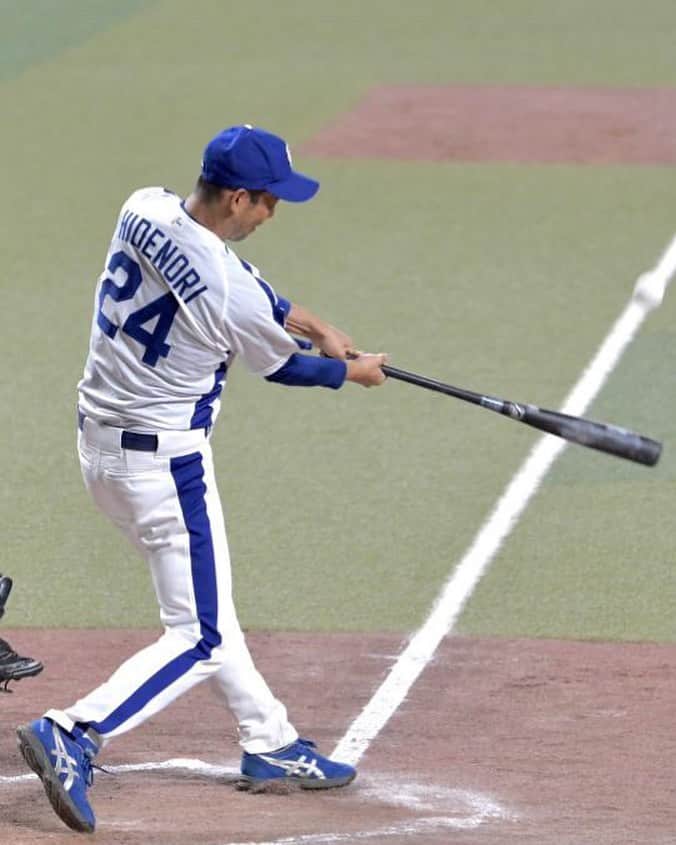 英智のインスタグラム：「⚾︎丸八会にてホームラン打った時の写真⚾︎  この瞬間をカメラに収めて貰えて嬉しいです。  軟式のボール打つの難しいけど。  スタンドインできました。  (^^)  #嬉しい楽しい大好き」