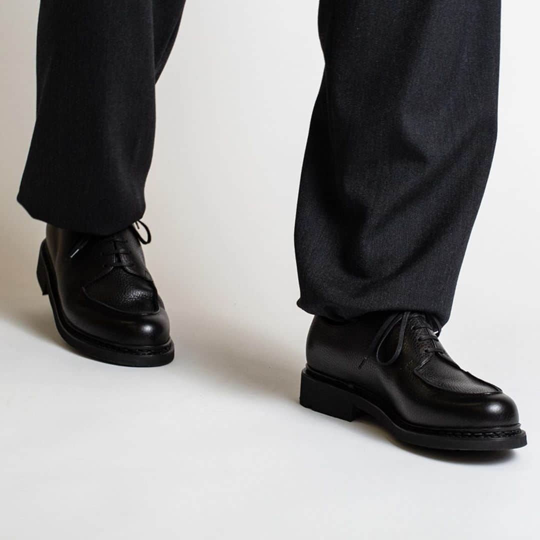 パラブーツのインスタグラム：「Paraboot for ARPENTEUR « MIRAGE » in grained calf skin, « CHUKKA » in oiled nubuck Available at arpenteur.fr and selected retailers. @paraboot_official @arpenteur」