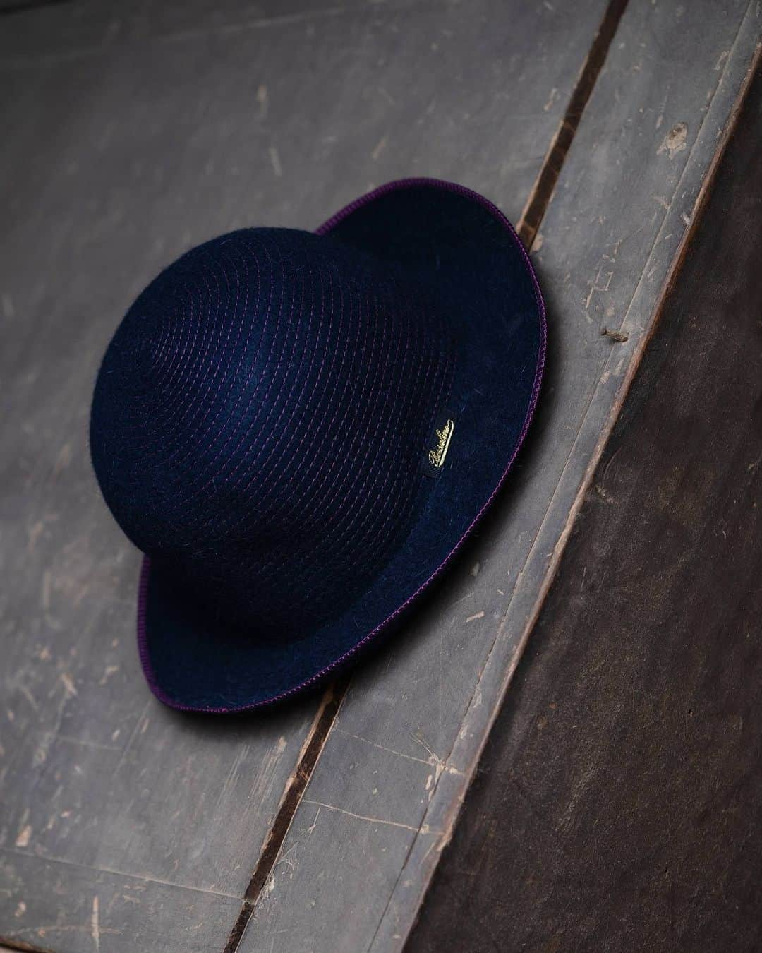 ボルサリーノさんのインスタグラム写真 - (ボルサリーノInstagram)「Felt for Fall – & it's fabulous. Channeling a Diane Keaton Annie Hall postmodern vibe, preview a closeup of the Borsalino hat in a deep cosmic navy wool felt with purple trim. Explore more top highlights now on www.borsalino.com  Ph @helmutberta   #Borsalinoworld #BorsalinoLove #menswearforwomen #cratfsmanshipmatters #handcrafted #feltforfall」10月19日 21時00分 - borsalino_world