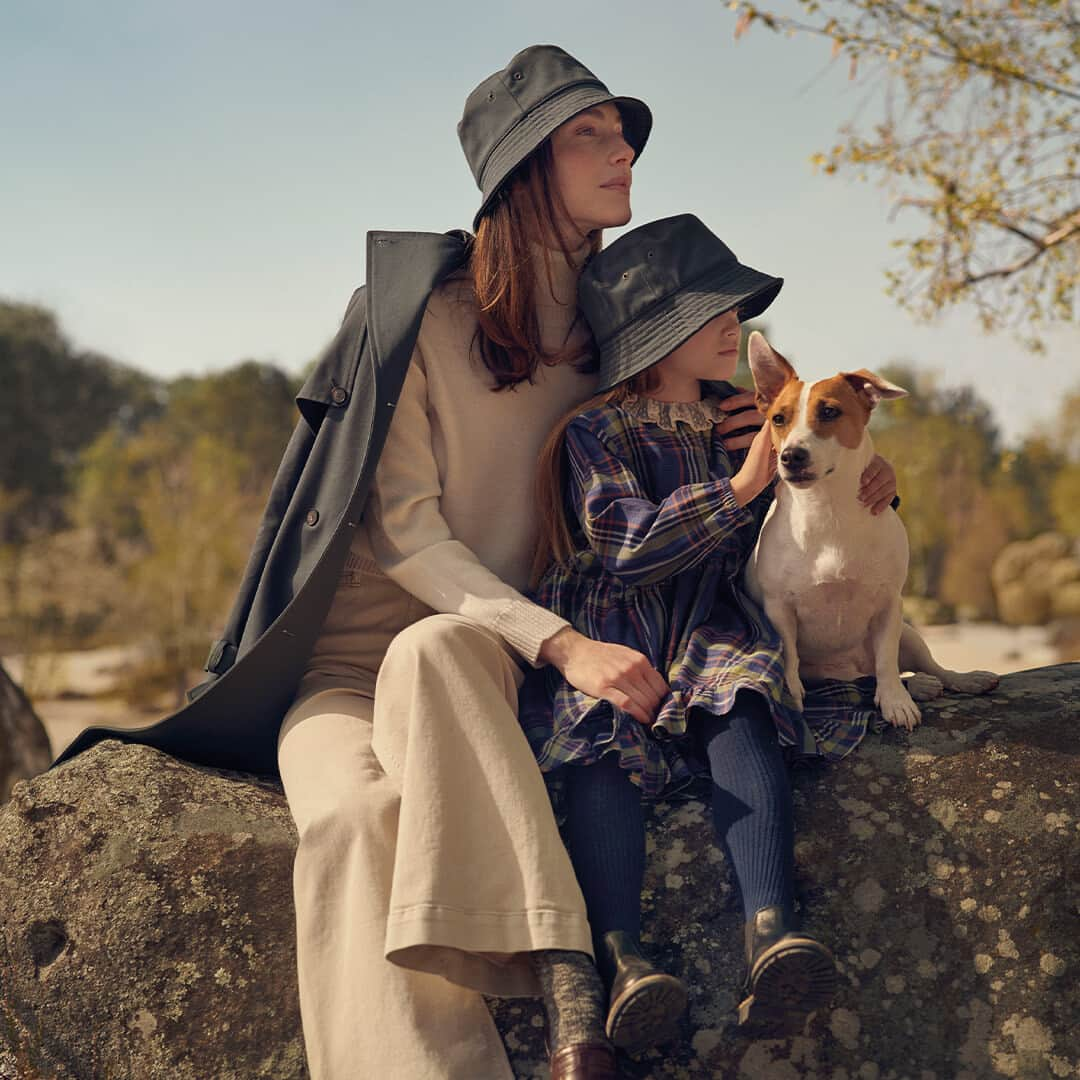 bonpointのインスタグラム：「New Bonpoint FW23 | Precious mother daughter moments​ Looking towards the endless horizon of the season as the leaves are slowly falling. 🍂​  📷 @Denis.Boulze ​  #Bonpoint #NewCollection」