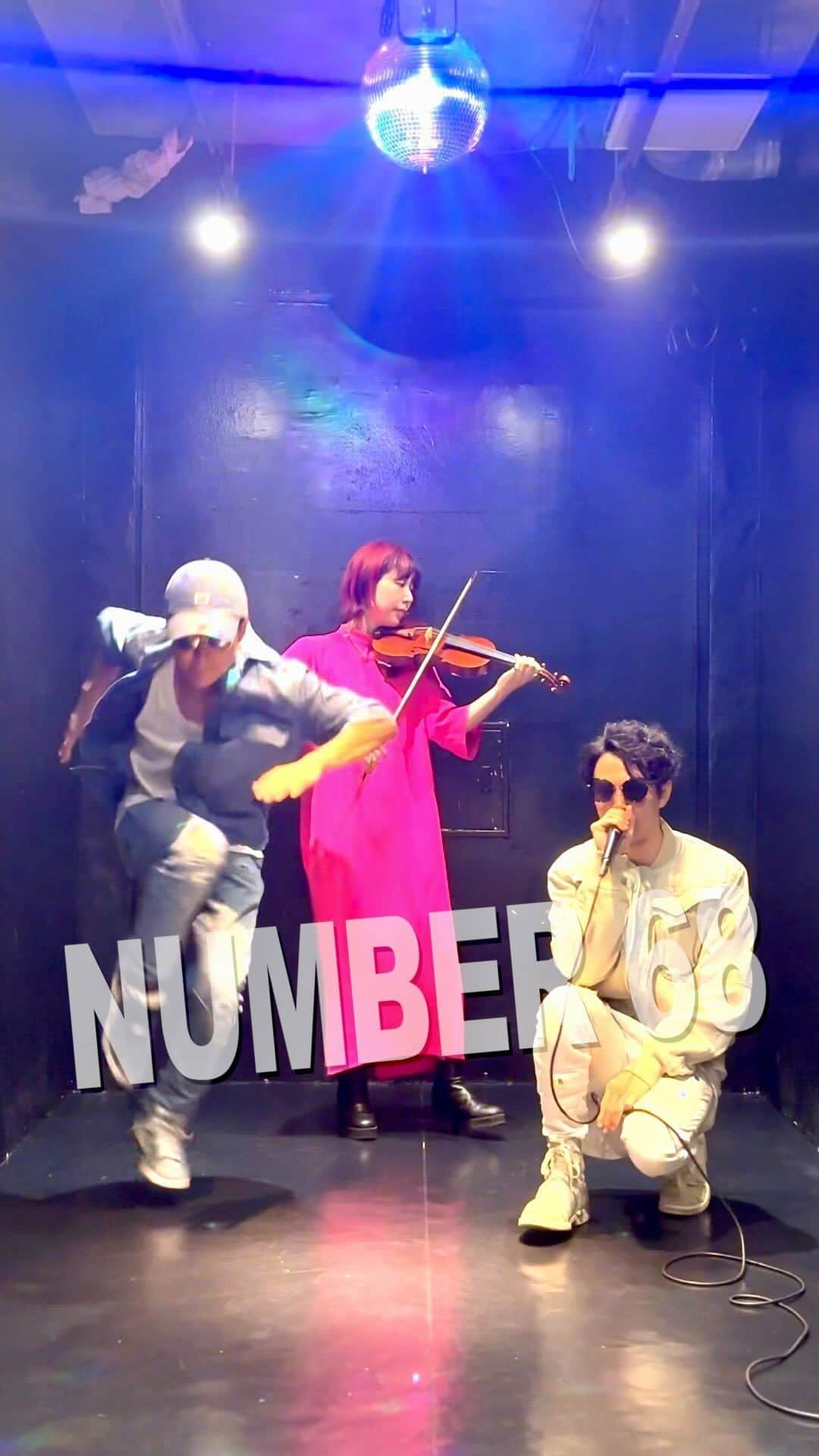 𝐑𝐄𝐀𝐓𝐌𝐎のインスタグラム：「▶▶▶Number 68 【YOU × REATMO】  🎼 "Gravity Funk" / REATMO feat. YOU HILTY & BOSCH, Gian @kireina_gian   Performance by @chiakiyokoyama.violon  @you.hiltyandbosch @REATMO  #横山千晶 #chiakiyokoyama #ミルベゼ  #youhiltyandbosch #REATMO #dance #lockin #beatbox #violin」