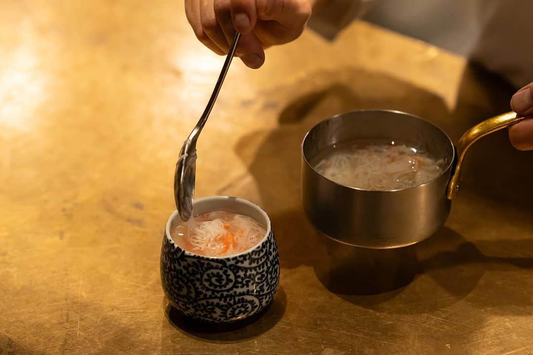 THE KAWABUN NAGOYA | 河文さんのインスタグラム写真 - (THE KAWABUN NAGOYA | 河文Instagram)「. 【兵庫 紅ずわい蟹とフィノッキオのフラン】  たっぷりと紅ずわい蟹の身を使用した、 ふわふわの西洋風茶碗蒸しでございます✨  少し肌寒くなってきたこの頃、 コースの温前菜としてお楽しみいただく シェフおすすめの心も身体も温まるひと皿です🍽️✨  @thekawabunnagoya  ⇧ ご予約はトップページ『instabio』のURLから、 「レストラン予約」へお進みください🔗 12/22~12/25のXmasディナーのご予約も受け付けております🎄  #thekawabunnagoya #ザカワブンナゴヤ #河文 #カワブン名古屋 #カワブンナゴヤ #栄グルメ #栄デート #名古屋イタリアン #名古屋ランチ  #名古屋デート」10月19日 21時04分 - thekawabunnagoya