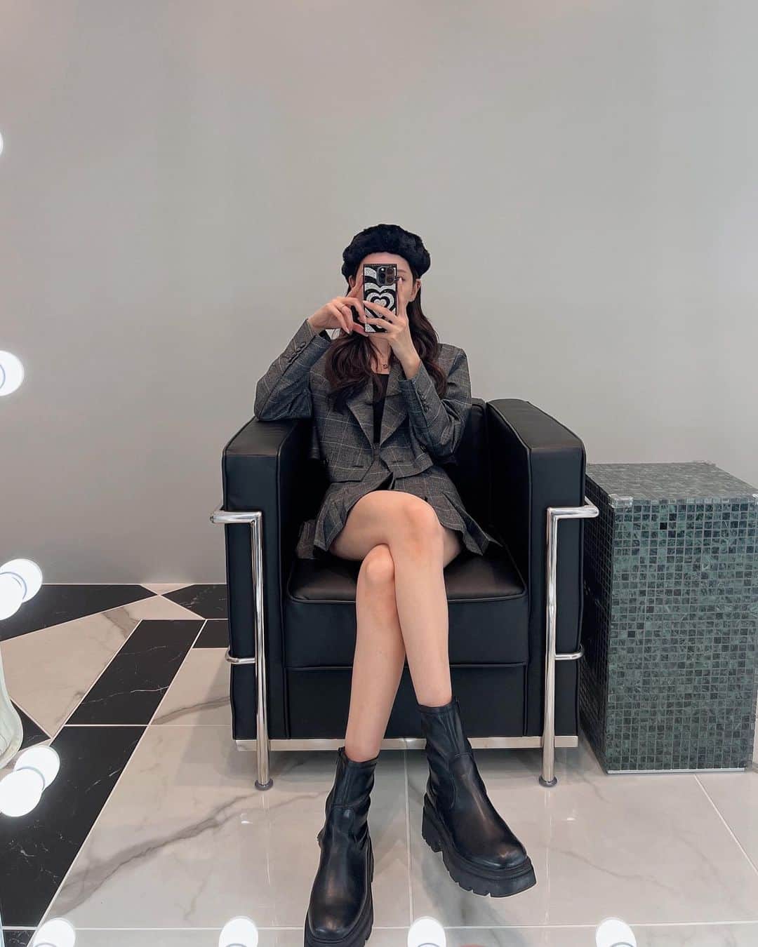 Ayakaのインスタグラム：「. やっと秋服着れて嬉しい、ﾌﾟﾁﾌﾟﾗ~🌒🤍 . #me #code #ootd」