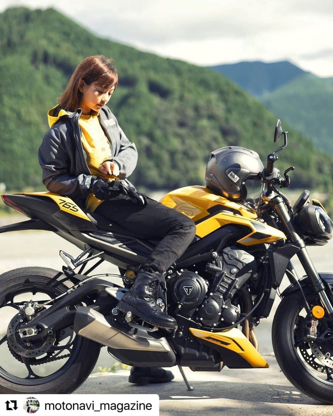 指出瑞貴のインスタグラム：「🏍️🌝💛 #Repost @motonavi_magazine with @use.repost ・・・ Why are women who ride motorcycles so cool and beautiful?  photo_MIURA TAKAAKI model_SASHIDE MIZUKI @sashidemizuki  #motonavi #motorcycle #motorbike #magazine #tokyo #japan #2wheels #バイク #モトナビ #バイク雑誌 #バイク好きな人と繋がりたい #バイク乗りと繋がりたい #バイク女子 #sashidemizuki #指出瑞貴 #トライアンフ #triumph #streettriple765 #triumphstreettriple765 #ストリートトリプル765 #サウナ女子 #motorcyclegirl #오토바이 #사시데미즈키」