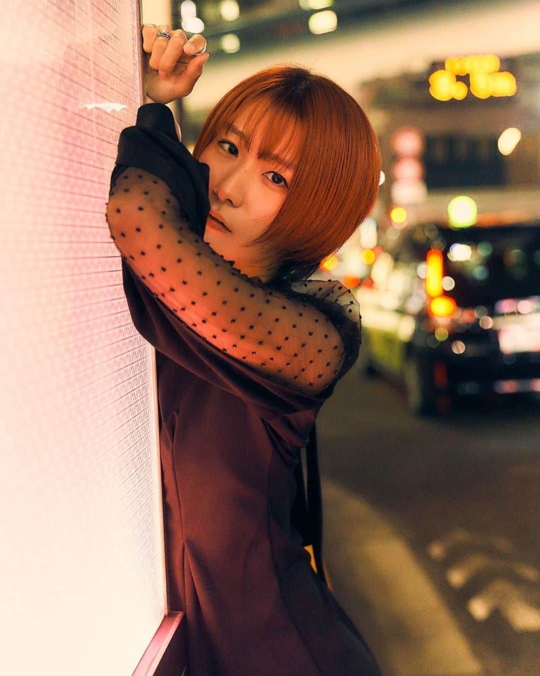 来栖うさこのインスタグラム：「. . . 📷 @taiki_the_shooter   #夜ポトレ #fashion #styleinspo #ootd #outfitoftheday #whatiwore #shoppingaddict #instafashion #currentlywearing #足長コーデ  #instastyle #fashionista #blackonepiece #オレンジヘアー  #派手髪 #透け感コーデ #黒ワンピースコーデ」