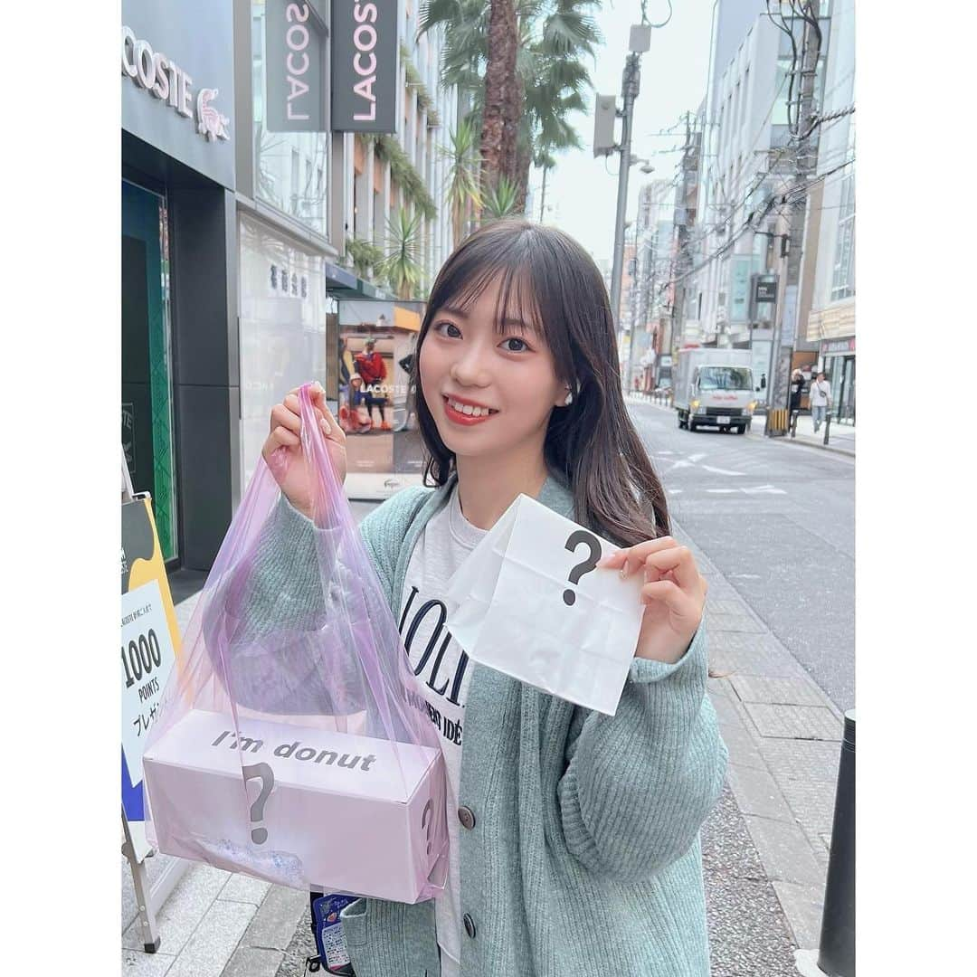 栗山梨奈さんのインスタグラム写真 - (栗山梨奈Instagram)「奇跡的に待ち時間15分で買えた🍩  #アイムドーナツ#I'mdonut#福岡#天神#カフェ#donut#ドーナツ#アイムドーナツ天神」10月19日 21時20分 - krn_hkt48