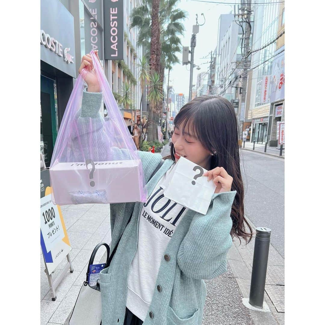 栗山梨奈さんのインスタグラム写真 - (栗山梨奈Instagram)「奇跡的に待ち時間15分で買えた🍩  #アイムドーナツ#I'mdonut#福岡#天神#カフェ#donut#ドーナツ#アイムドーナツ天神」10月19日 21時20分 - krn_hkt48