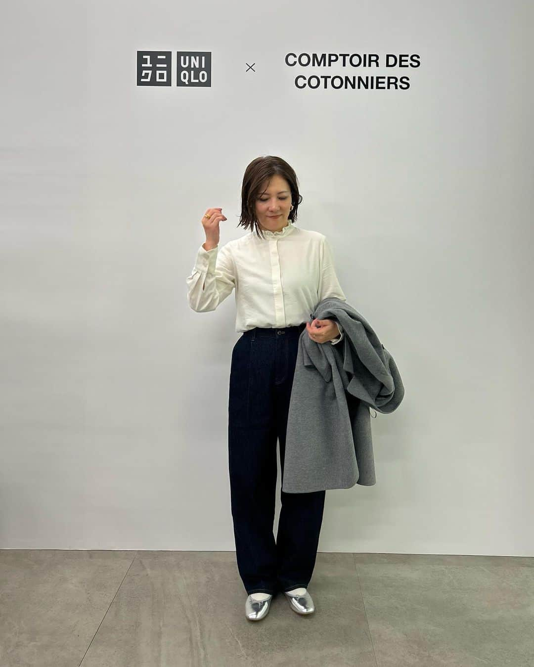 0510_nanaさんのインスタグラム写真 - (0510_nanaInstagram)「❥ ❥ ❥UNIQLO× COMPTOIR DES COTONNIERS  10月20日(金)発売コントワー・デ・コトニエ 2023秋冬コレクションの試着会へ。  女性らしさとカジュアルさと兼ね備えているアイテムが多くてオンオフ使えそうなものばかり。  中でもイチオシなのが、写真で私がボーダーと合わせているネイビーと黄色いカーディガンと合わせたベージュのパンツ。  #ブラッシュドジャージータックワイドパンツ   これ試着するとみんな欲しくなっちゃうのよ。  ゆったりしてるのにもたつかなくて、スタイルアップしてくれる。 肌触りが良くて穿いていて心地よい。 標準でも丈長め！はい最高。  ちなみに大きめなつくりだからいつもよりサイズダウンすべき。 それでもゆとりあると思う。  他にも魅力的なアイテムがあるからぜひチェックしてみてね。  #uniqlo #ユニクロ #ユニクロコーデ#comptoirdescotonniers #コントワーデコトニエ #ソフトブラッシュドスタンドカラーシャツ #ペグジーンズ #ダブルフェイスラップコート #プレミアムラムボーダーモックネックセーター #プレミアムラムカーディガン #locari #骨格ストレート #骨格ストレートコーデ#プチプラコーデ #パーソナルカラーオータム  #イエベ秋 #イエベ秋コーデ #40代コーデ #アラフォーコーデ #50代コーデ #アラフィフコーデ」10月19日 21時20分 - 0510_nana