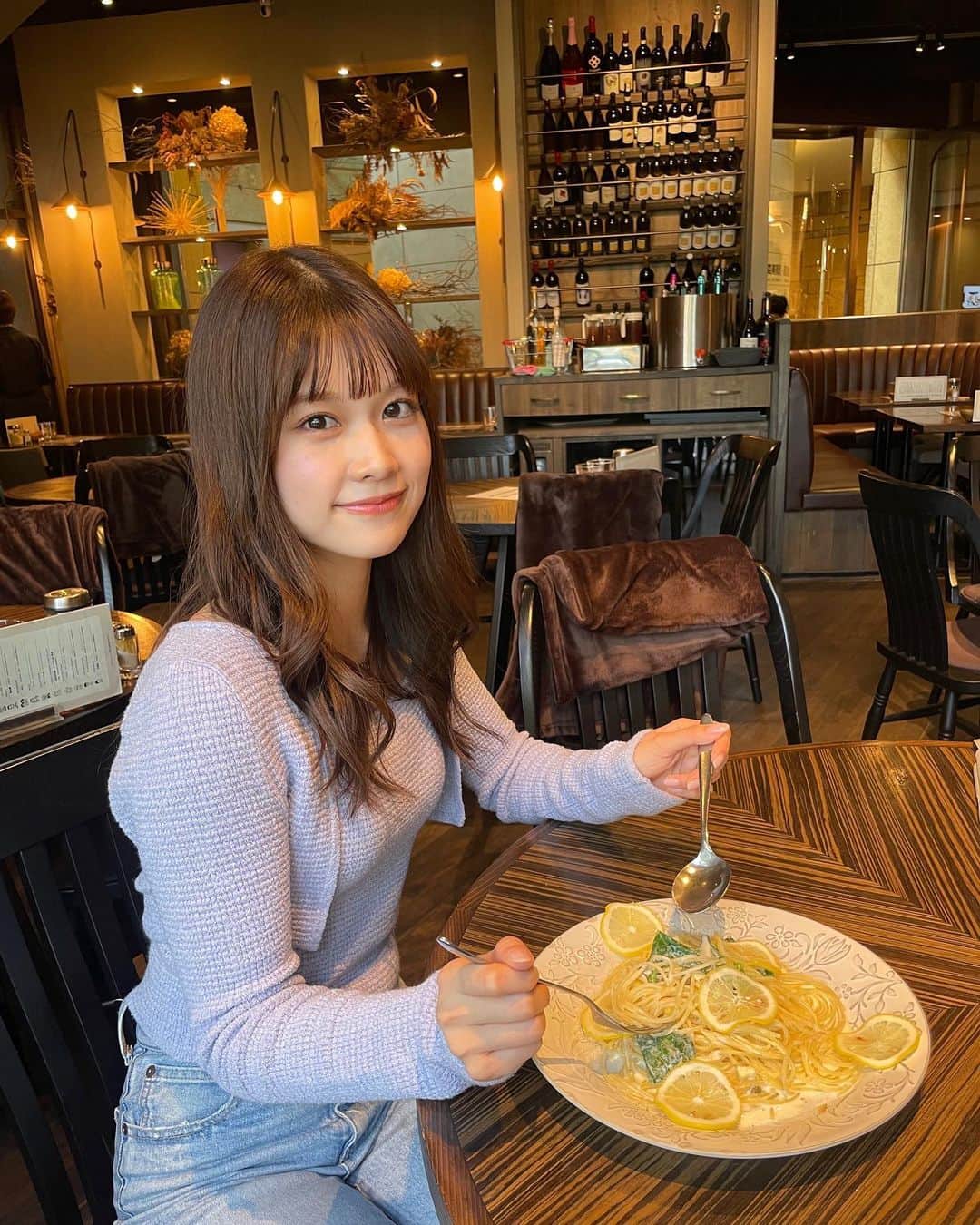 吉川七瀬のインスタグラム：「マネージャーさんとランチしました☺️ レモンのパスタ！見た目も可愛くてさっぱりしてて美味しかった😋」