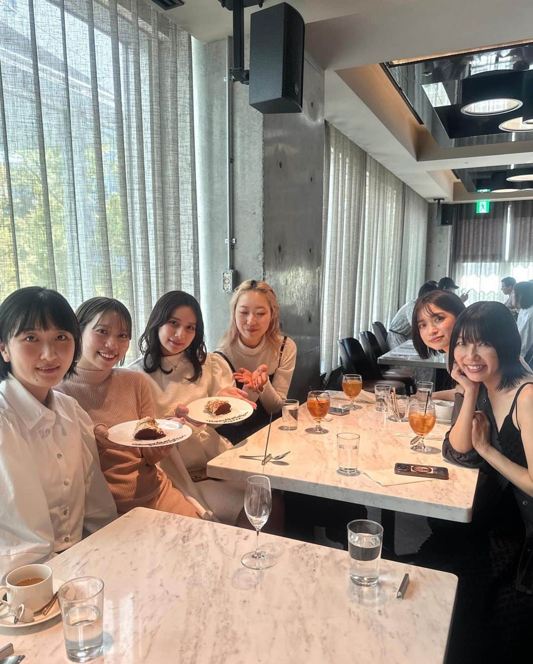 簑島三佳さんのインスタグラム写真 - (簑島三佳Instagram)「昨日はランチもディナーもお誕生日会  ゆめちゃんあやりおめでとう♡  2人ともとっても可愛い♡  夜はじぃじとばぁばが東京に来てくれて 我が家でご飯してお祝い  孫3人揃ってお祝い出来て嬉しかったー♡  @honeymihoney_official  #HONEYMIHONEY  #お誕生日会　#77歳」10月19日 21時27分 - minoshimamika