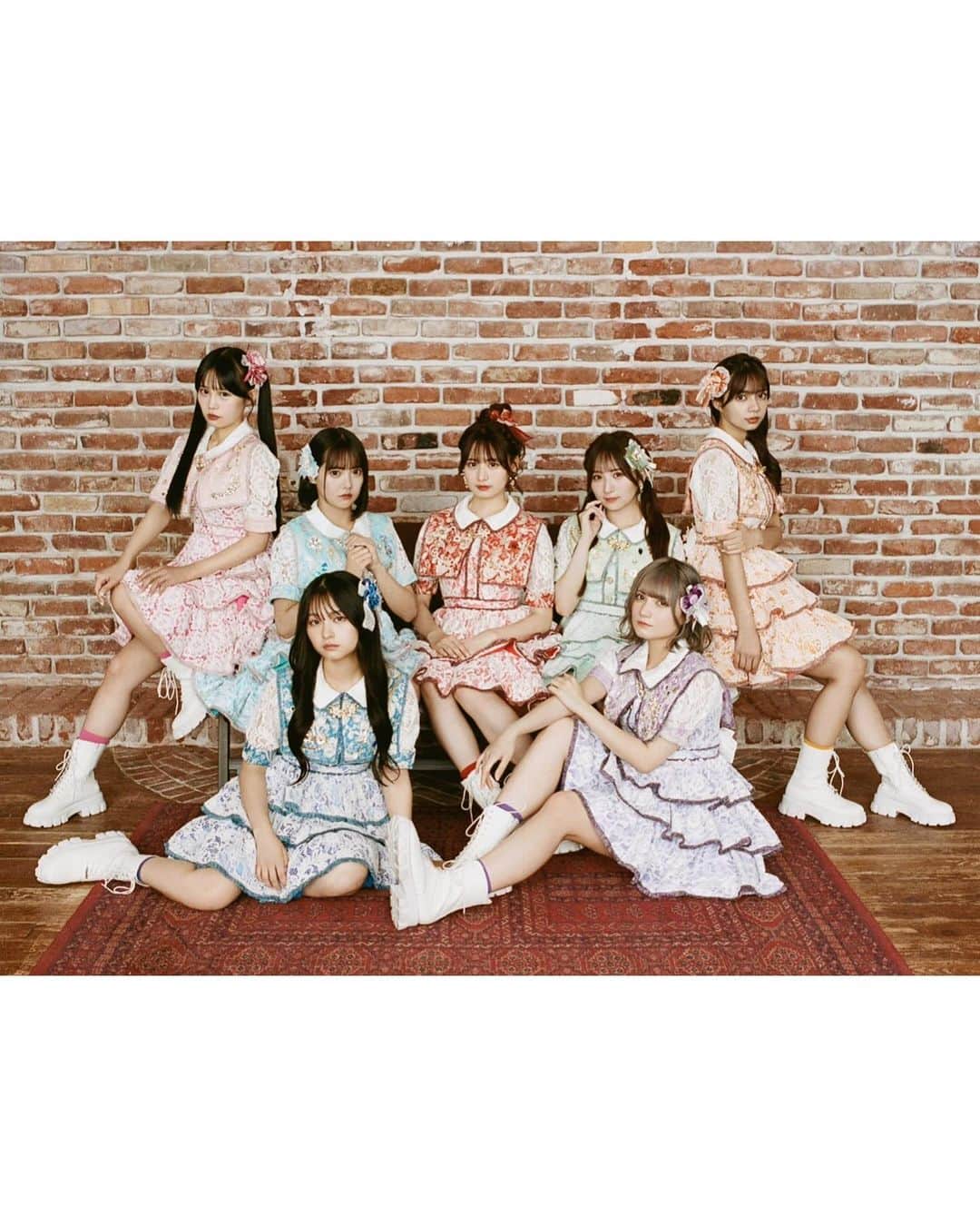 CANDY TUNEさんのインスタグラム写真 - (CANDY TUNEInstagram)「꒰ˆ‎꜆‪⸝⸝⸝⸝‎꜀ˆ꒱💓  CANDYTUNE新衣装になったよ🍬  そして今回もデザインに携わらせて いただきました嬉しい⸜( ˶'ᵕ'˶)⸝♡  今回は秋真っ最中ということで 秋きゃんちゅーに仕上げてみました🍂🍁🌾  重めの生地のセーラーカラーに ビジューを沢山にしてもらったところが お気に入りポイントです💫  WONDERSTYLEさんが @wonderstyle_costume   私の大変なオーダーで こんなに可愛いく 作ってくださいました〜😭💕  本当に素敵な衣装 ありがとうございます（т-т）  どうかなどうかな〜？？？ かわいいですか？😆🩷」10月19日 21時29分 - candy__tune