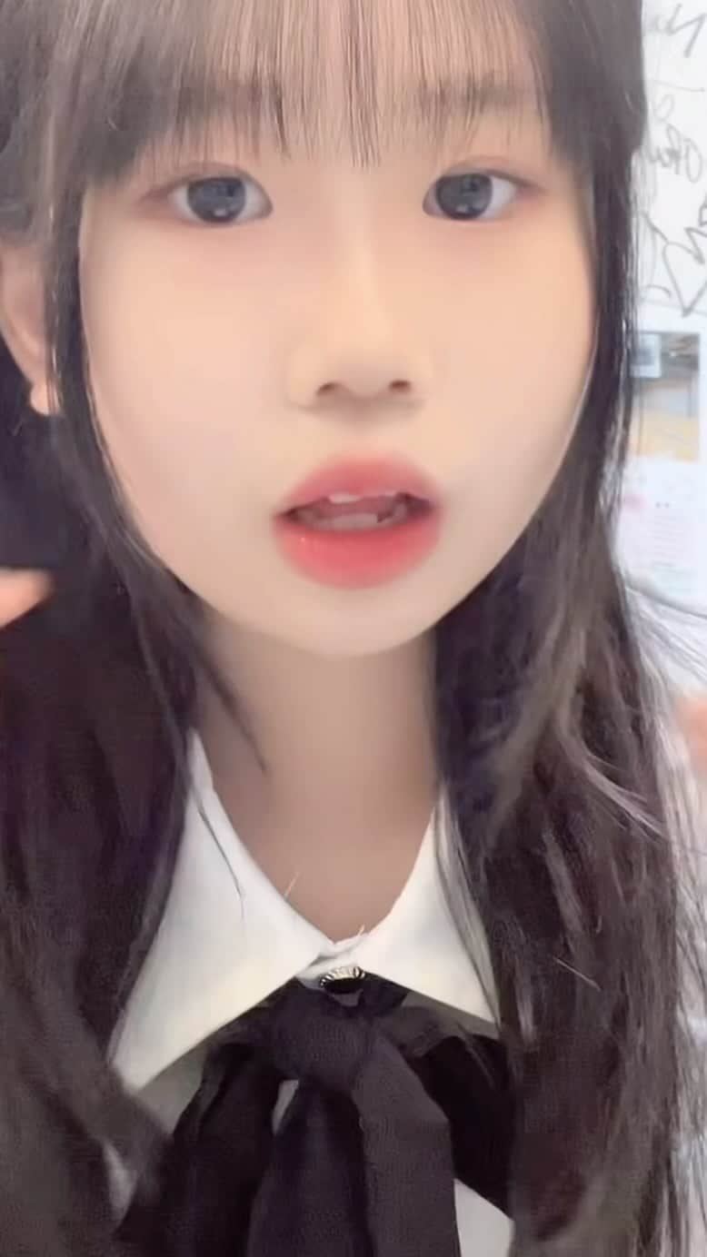 のインスタグラム：「懐かしい音源だ！！  .  .  .  .  .  .  .  . #アイドル#おーえすけー#松永あいか#中学生#可愛い#大須#09#14歳#いいねしてほしい#中2#拡散希望#jc#推して#黄緑色担当#大須商店街」