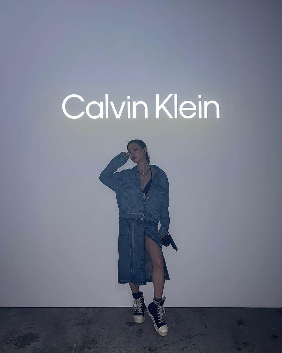 藤川ありすのインスタグラム：「Calvin Klein Global Event in Tokyo カルバンクラインを着てpartyへ行ってきました! ドレスコードは "denim × black or white" 著名人がたくさんいて豪華なpartyだった🩶 AKさんも久々に会えたし、BTSも来てたしすごかった!!  @calvinklein #CalvinKlein #PR」