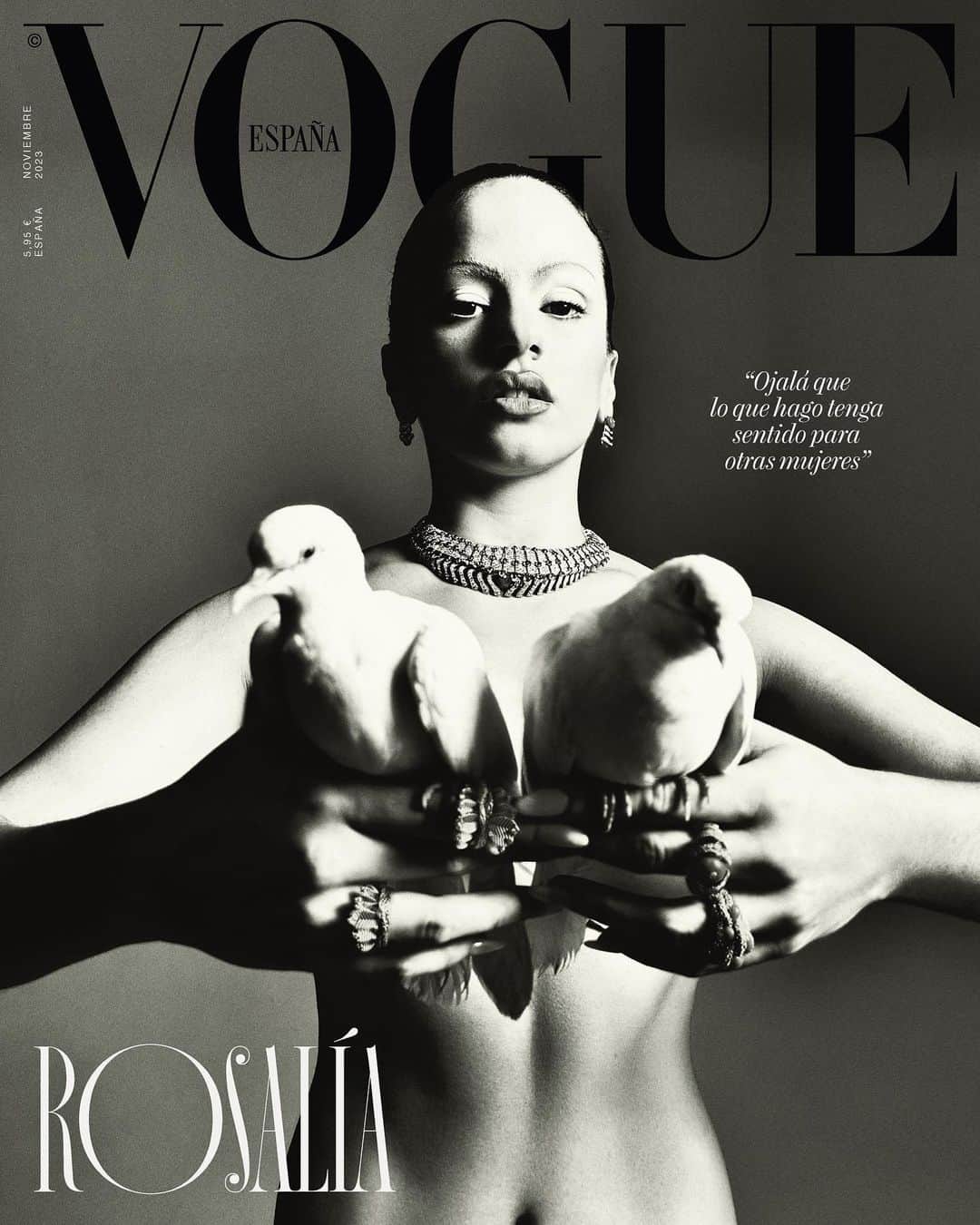 Vogue Españaのインスタグラム：「🖤Rosalía🖤Vogue🖤 Si hay una estrella capaz de fascinar y movilizar a una audiencia a escala global hoy, es @rosalia.vt. La artista nos muestra una faceta diferente en la portada de #VogueNoviembre, entrevistada por @penelopecruzoficial en una conversación única sobre el éxito, la fama y el arte.  {Rosalía lleva pendientes, collar y anillos, todo de @cartier} 💌 El número de noviembre de Vogue España se pone a la venta el próximo martes, 24 de octubre {Puedes leer la entrevista completa en el link de la bio de @voguespain} ▪️Fotografía y estilismo: @katieburnett__ ▪️Head of Content: @ineslorenzo ▪️Global Creative Director: @juancp ▪️Maquillaje: @anatakahashiii ▪️Peluquería: @jesushair ▪️Manicura: @beatrice_eni ▪️Atrezo: @sophear_van ▪️Producción: @lottiprojects ▪️Director de movimiento: @yagamoto ▪️Iluminación: @christiannbragg ▪️Visual director: @elizabeth__yo ▪️Talent Manager: @ingridelapuente  ▪️Global Visual Director: @jillcaytan   *Los animales de este reportaje estuvieron atendidos en todo momento por un cuidador especializado y el trabajo con ellos se hizo respetando los estándares adecuados*」