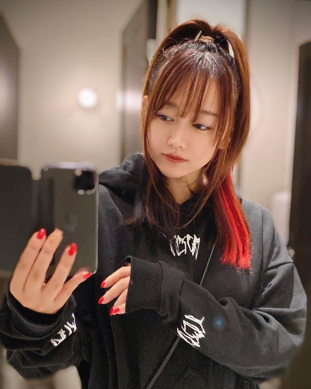 西野翔さんのインスタグラム写真 - (西野翔Instagram)「にしのしょうはあぶないビスチェをそうびした！ マジックミラー号マンがあらわれた！  たたかう にげる ティッシュ◀︎ アイテム 西野翔 shownishino マジックミラー号 softondemand sodstar  sexygirsls ...