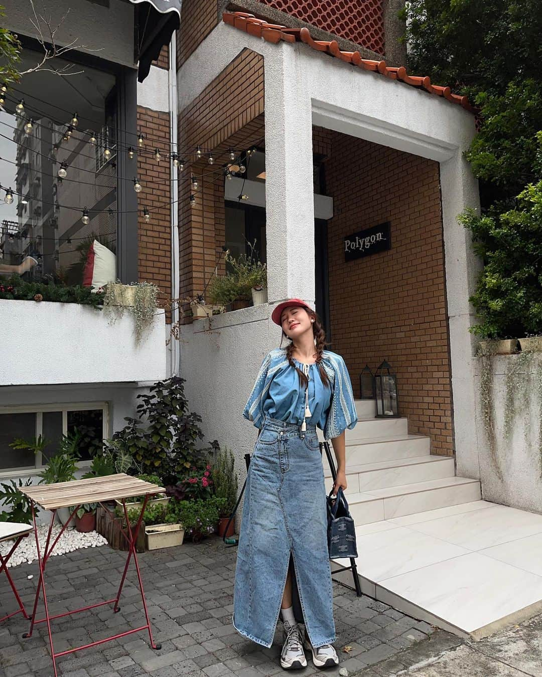 Lilian莉安さんのインスタグラム写真 - (Lilian莉安Instagram)「藏在社區裡的餐廳 太酷了這裡😎 OOTD All by⋯ @dazzlingdazzlin  #ootd #outfit #coordinate #whatiwore」10月19日 21時54分 - itslilian1002