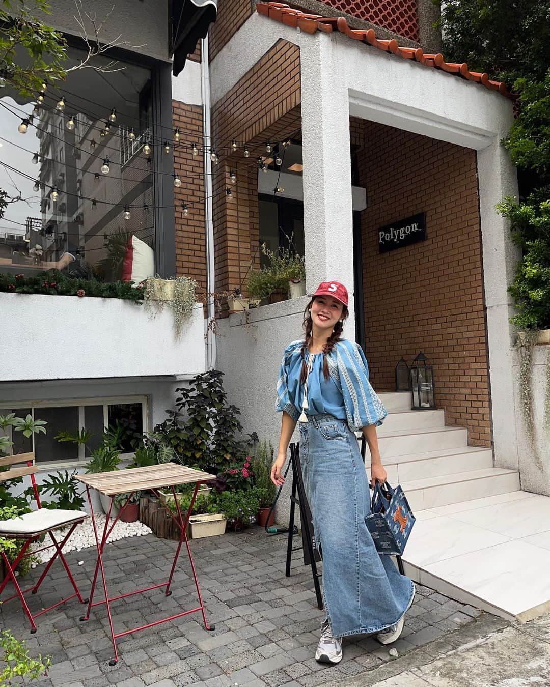 Lilian莉安さんのインスタグラム写真 - (Lilian莉安Instagram)「藏在社區裡的餐廳 太酷了這裡😎 OOTD All by⋯ @dazzlingdazzlin  #ootd #outfit #coordinate #whatiwore」10月19日 21時54分 - itslilian1002