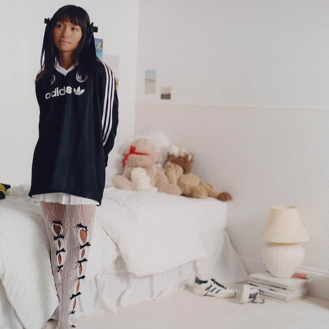 Dazed Magazineさんのインスタグラム写真 - (Dazed MagazineInstagram)「For their latest collaboration, 'The A-Z of Streetwear’, @zalando_street and @adidasoriginals have come together to create the ultimate style glossary, merging sporty blokecore and Lisbon sisters-inspired coquette aesthetics 💥@adidas_de @adidasparis @adidasita⁠ ⁠ Tap the link in bio to read more 🔗 ⁠ ⁠ #ZalandoStyle #adidasStreetwearGlossary」10月19日 22時04分 - dazed