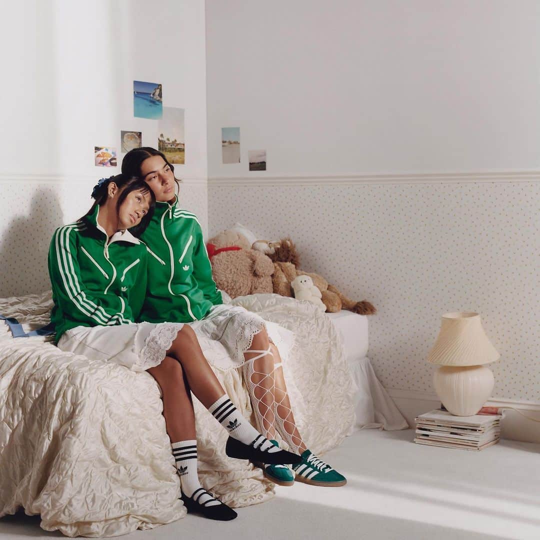 Dazed Magazineさんのインスタグラム写真 - (Dazed MagazineInstagram)「For their latest collaboration, 'The A-Z of Streetwear’, @zalando_street and @adidasoriginals have come together to create the ultimate style glossary, merging sporty blokecore and Lisbon sisters-inspired coquette aesthetics 💥@adidas_de @adidasparis @adidasita⁠ ⁠ Tap the link in bio to read more 🔗 ⁠ ⁠ #ZalandoStyle #adidasStreetwearGlossary」10月19日 22時04分 - dazed