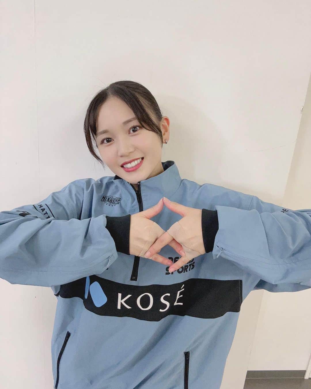 のインスタグラム：「『ハロプロダンス学園 シーズン10』 # 1〜3ではブレイキンに挑戦👊🔥  ゲストの @kose8rocks さんのパフォーマンスを生で拝見させていただいたのですが本当に圧倒されて！！！ 「こ、これを1日で…？」と心が折れかけましたが（笑） 一から丁寧に教えていただきました🙇‍♀️  少々どころではない荒削り度合いではありますが… 必死に食らいついて頑張ったのでぜひ観てください！  #1 10月19日（木）23時30分〜☜ today🥳 #2 11月2日（木）23時30分〜 #3 11月16日（木）23時30分〜  「ひかりＴＶ（Ch831）」 「スカパー！プレミアムサービス」 「スカパー！プレミアムサービス光」 「J:COM」 「ダンスチャンネル導入のケーブルテレビ」 「SPOOX」 「Amazon Prime Videoチャンネル」 にてご覧いただけます！  #ハロプロダンス学園 #ダンスチャンネル #ハロプロ #kose8rocks #helloproject #dance #beyooooonds  #表情コピペ問題」
