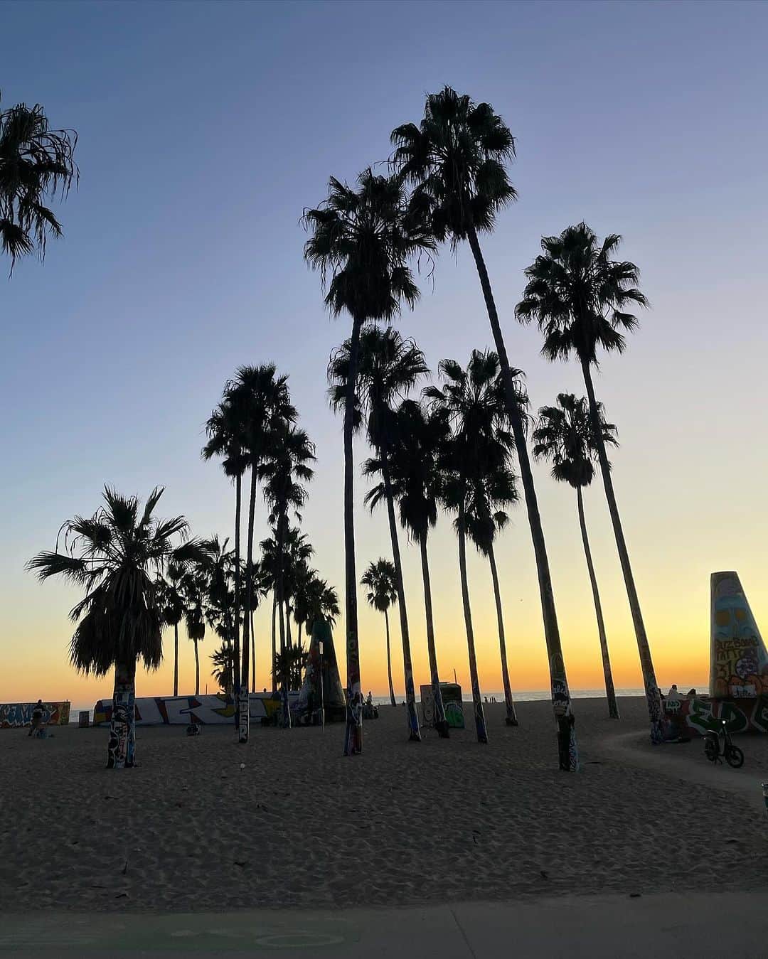 TOMO のインスタグラム：「This is Los Angeles.   #magichour」
