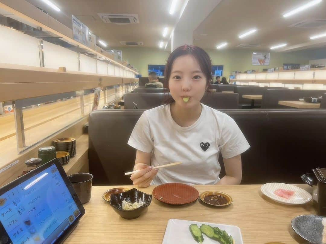 本田紗来さんのインスタグラム写真 - (本田紗来Instagram)「夏の思い出ぱーと1⃣  まちゃんとおすし！🍣🥒」10月19日 22時12分 - sara_honda0404