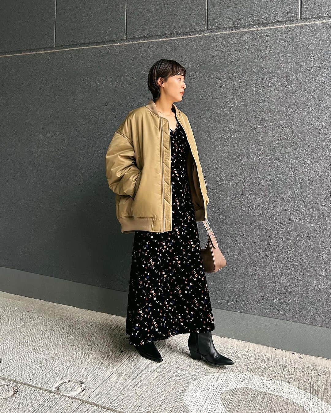 MOUSSY SNAPさんのインスタグラム写真 - (MOUSSY SNAPInstagram)「#MOUSSYSNAP @kahori_1027 160cm  ・OVER MA1 JACKET(010GA730-6380) ・FLORAL PRINT VELOUR DRESS(010GAS30-6990) ・WESTERN LONG BOOTS(010GAK52-5240) ・EYELET ROUND HAND BAG(010GAT51-5420) 全国のMOUSSY店舗／SHEL'TTER WEBSTORE／ZOZOTOWNにて発売中。  #MOUSSY」10月19日 22時19分 - moussysnap