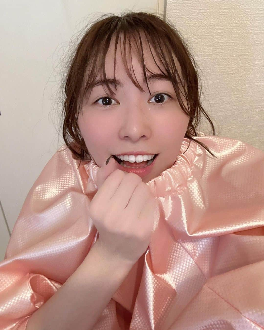 松井珠理奈さんのインスタグラム写真 - (松井珠理奈Instagram)「よもぎ蒸しでいい汗かいたよ🧖🏻‍♀️🌿 最後の写真の私サウナ並みにととのってる〜🫣♨️  健康で美しい自分になってみんなに会うためにしっかりケアを続けますね❤️✨  リフレッシュやメンテナンスをする時間の大切さにやっと気づくことができました🥹👏  よもぎ蒸しもフェイシャルケアも脱毛も全部プライベート空間でできるのが素敵すぎる🫶🏻🫶🏻🫶🏻  よ〜し女子力あげるぞ〜👠✨  @calla_lily_nagoya   #よもぎ蒸し  #ととのい  #名古屋  #東区  #よもぎ  #サウナ  #温活  #フェイシャル  #エステ  #脱毛  #美容 #健康  #healthcare」10月19日 22時21分 - jurinamatsui3