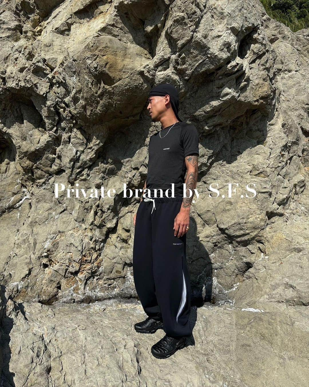 BEAMS MENのインスタグラム：「... Private brand by S.F.S × FUTURE ARCHIVE 10.21（Sat.）Release at BEAMS HARAJUKU ANNEX . 機能美溢れるボトムスを展開しているブランド〈Private brand by S.F.S〉と『FUTURE ARCHIVE』の初となる別注アイテムを10月21日（土）より発売します。  発売される度、瞬く間にソールドアウトしているアイコン的な『スウェットパンツ』をベーシックなブラックカラーと鮮やかなショッキングピンクカラーの2色を展開。  また、発売前日の10月20日（金）19時から「ビームス 原宿 アネックス」にてレセプションパーティーを開催します。数量限定で先行販売も行いますので、ぜひこの機会をお見逃しなく。 . @privatebrandbysfs @futurearchive_beams @beams_harajuku @beams_mens_casual #futurearchive」