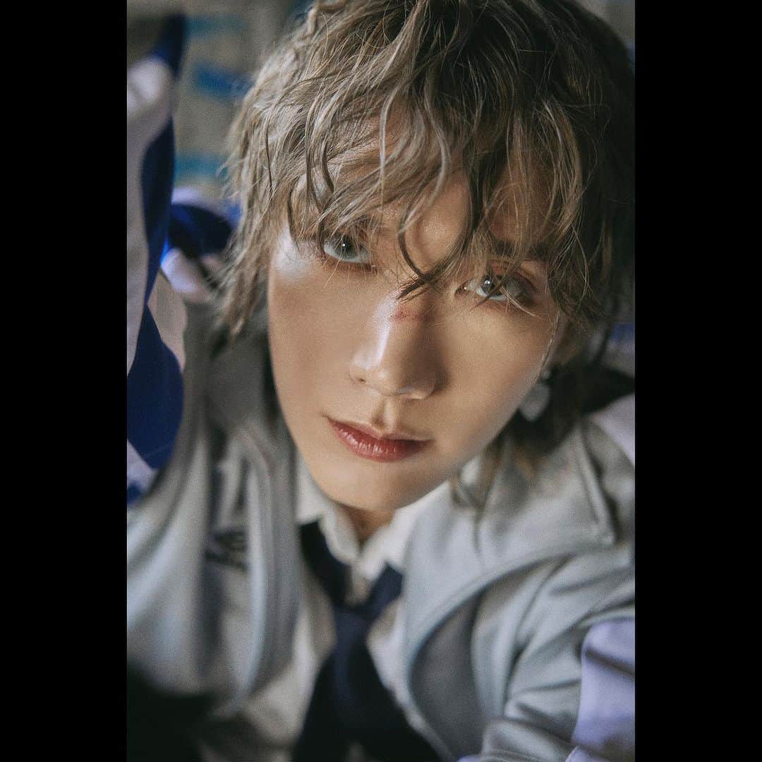 SMエンターテインメントさんのインスタグラム写真 - (SMエンターテインメントInstagram)「WayV 威神V 'No One But You + INVINCIBLE (极限)' Track Video Image #KUN #TEN   【On My Youth - The 2nd Album】 Digital Album ➫ 2023.11.01 (CST/KST) Physical Album ➫ 2023.11.08 (CST/KST)  #WayV #威神V  #NoOneButYou  #INVINCIBLE #极限  #OnMyYouth #遗憾效应 #WayV_OnMyYouth  #WayV_OnMyYouth_遗憾效应  💿Pre-order https://WayV.lnk.to/On_My_Youth」10月19日 22時36分 - smtown