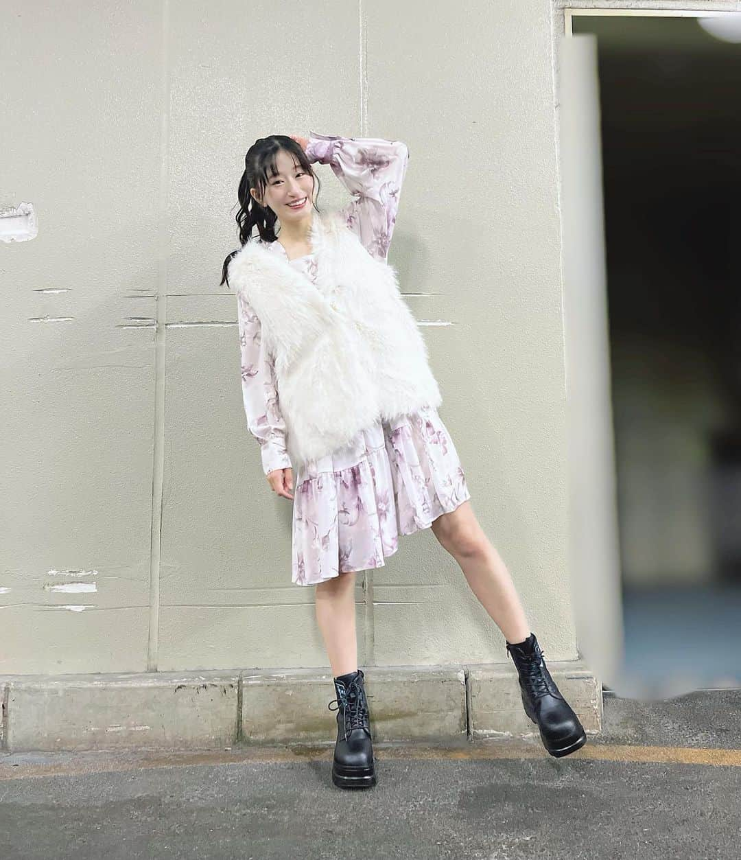 上西怜さんのインスタグラム写真 - (上西怜Instagram)「大人かわいいワンピース👗🌷 ⠀ ⠀ ⠀ ⠀ #れーチャンしふく #dailylook #ootd #code #outfit #低身長コーデ #低身長 #154cm #骨格ウェーブ #骨格 #秋コーデ #秋 #autumn #willselection #ワンピース #ファーベスト #ファー」10月19日 22時39分 - jonishi_rei