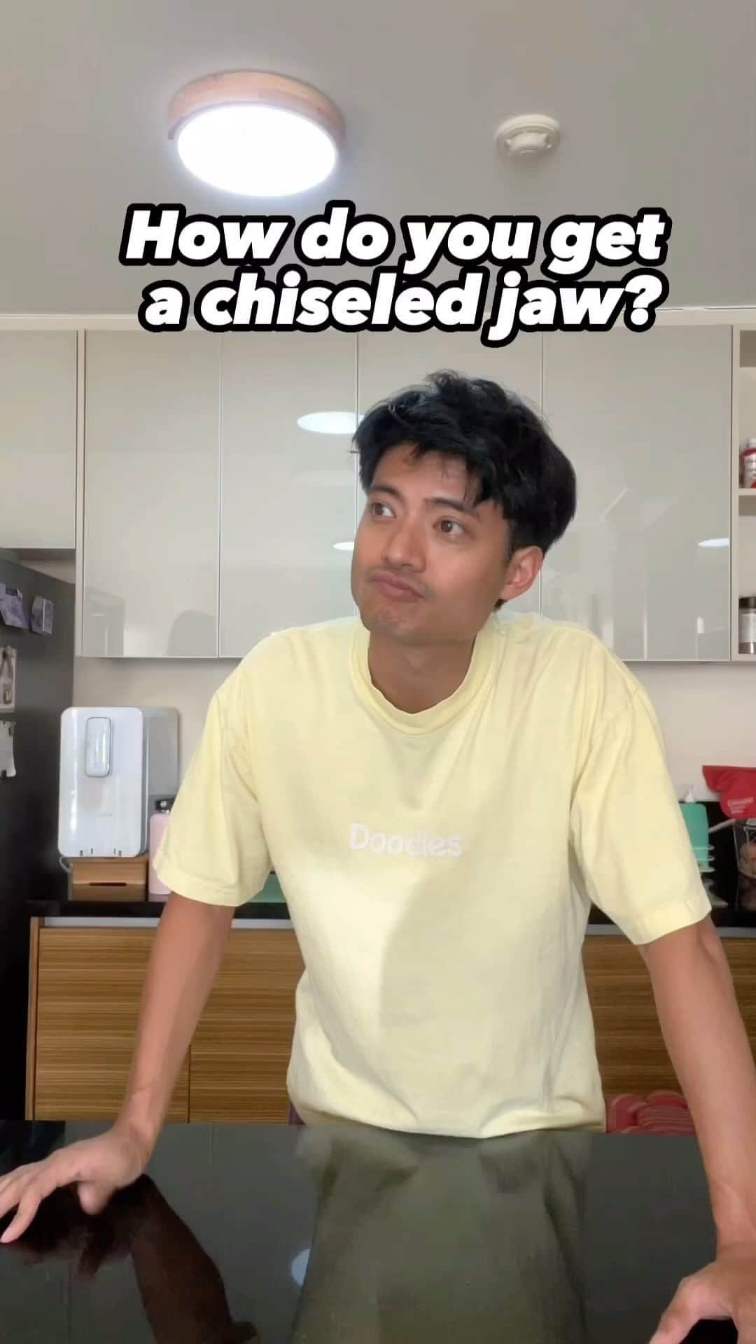 ミーガン・ヤングのインスタグラム：「Sharing some trade secrets 🤣🥴」