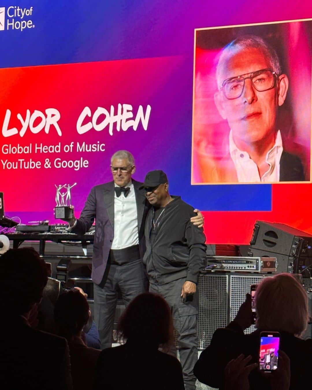 スウィズ・ビーツさんのインスタグラム写真 - (スウィズ・ビーツInstagram)「Last night was a great night for hope and the fight for cancer . Congrats @lyorcohenr for being honored at the 50th anniversary 🙏🏽 @cityofhope 🤍」10月19日 22時55分 - therealswizzz