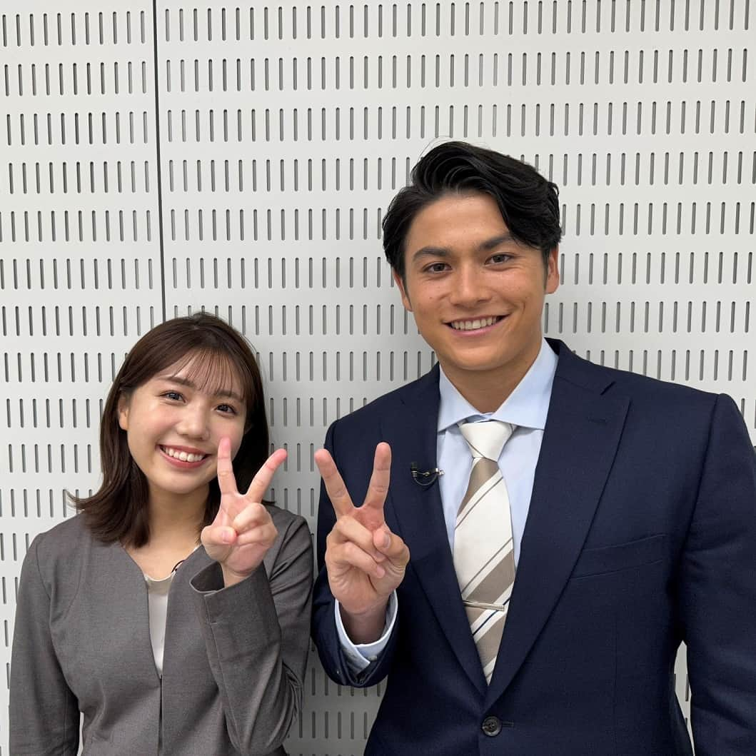 テレビ朝日アナウンサー公式のインスタグラム：「本日は #研修テレビ 深夜2時36分放送！  今夜は #鈴木新彩 アナと #所村武蔵 アナ 2人の可愛げをアップデートしてもらいます！  #ひつじねいり #春とヒコーキ #ママタルト #令和ロマン」