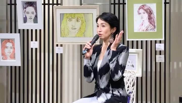 井脇幸江のインスタグラム：「本日、無事にトークイベントが終了しました。たくさんの方にお集まりいただき、笑顔溢れる楽しいイベントになりました💐  お声かけ下さった怜ちゃん @reiinaba0  初対面とは思えないくらい話しやすかった魅力的なココちゃん @coco_isuzu  ありがとうございました😊💕✨  アート、芸術は… 生活に関係ない崇高なもの 特別な才能を持った人たちのもの 理解に苦しむ難しいもの  このような感覚が根強くありますが、人こそ生きた芸術品✨１つとして同じものはない。アートの楽しみ方はその人の中にあり、その全てが正解🙆‍♀️👍🏻  誰もが、誰にも遠慮せず、自由楽しめるもの。 それが芸術です🌈😊💖💐✨  #Ballet #Dancer #バレエ #バレエダンサー #芸術 #芸術観賞 #舞台 #stage #トスカ #大人 #美の世界 #四ッ谷 #Iwaki Ballet Company #IBC #バレエスタジオ #バレエ教師 #バレエ教室 #美しい #楽しい #人生 # 健康 #東京 #井脇幸江 #アルマーニ #伊勢丹 #砂漠の水 #五十鈴ココ #稲葉怜 #アート」