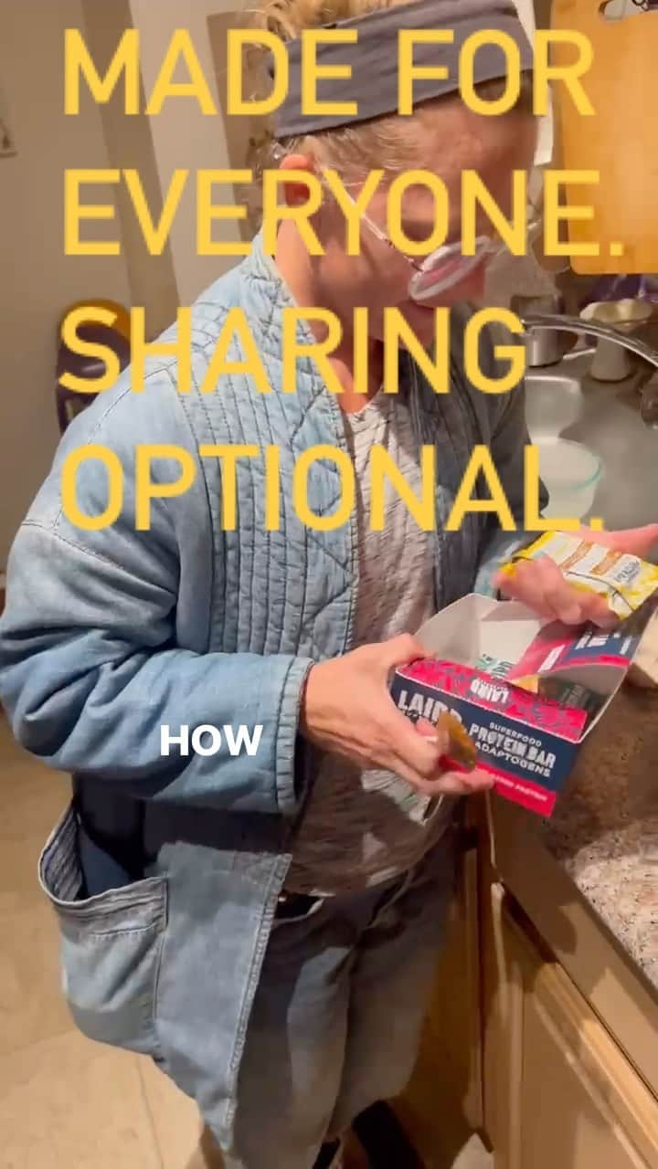 モーガン・キングのインスタグラム：「I’d like to thank my mother for my impeccable sharing skills.  #LairdSuperCrew activated. Happy to be here.  Currently jam: + Plant Protein- Vanilla* + Daily Greens* + Bars *mix these two with cold water and a little squeeze of lemon  Get your own, use KINGMORGHAN10  Eat at your own pace.   #lairdsuperfood #LairdSuperCrew #dailygreens #plantprotein #activerecovery」