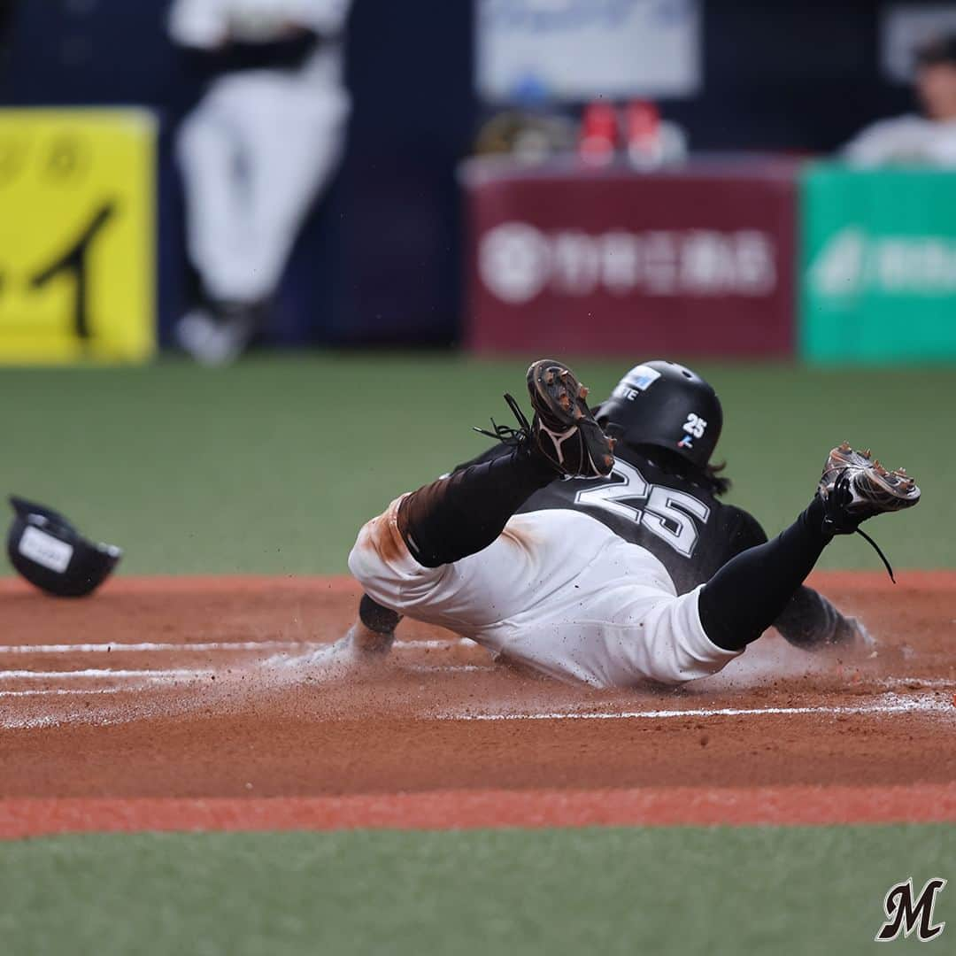 千葉ロッテマリーンズさんのインスタグラム写真 - (千葉ロッテマリーンズInstagram)「#MarinesWIN FINAL: Marines 6, Buffaloes 5  最終回に逆転し勝利！ 9回に #安田尚憲 選手の2打席連続タイムリーで同点にすると、代打 #山口航輝 選手の犠牲フライで勝ち越し！最終回は守護神 #益田直也 投手が1回無失点で試合を締めくくりました！  #chibalotte」10月19日 23時38分 - chibalotte