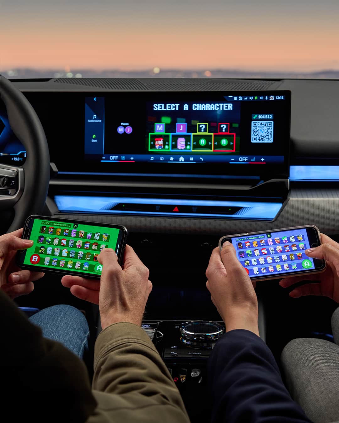 BMWのインスタグラム：「Endless entertainment 👾 Who are you beating? ⬇️🎮   THE NEW BMW i5. 100% electric. #THENEWi5 #THEi5 #BMW #BMWi #BMWElectric __ BMW i5 eDrive40​: Combined power consumption: 19.7–15.9 kWh/100 km. Combined CO2 emissions: 0 g/km. Electric range: 472–582 kilometers. All data according to WLTP. Further info: www.bmw.com/disclaimer」